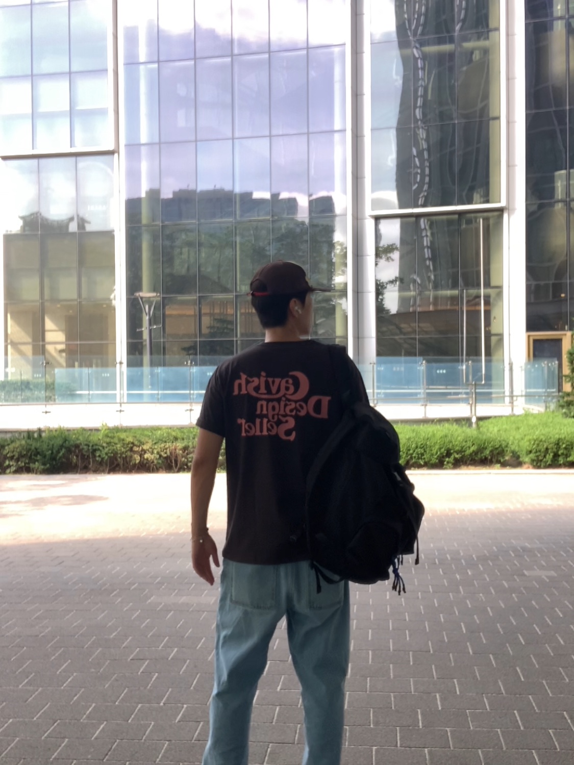 CAVISH Seller Logo SS Tee Charcoal 착용 스타일 - 2