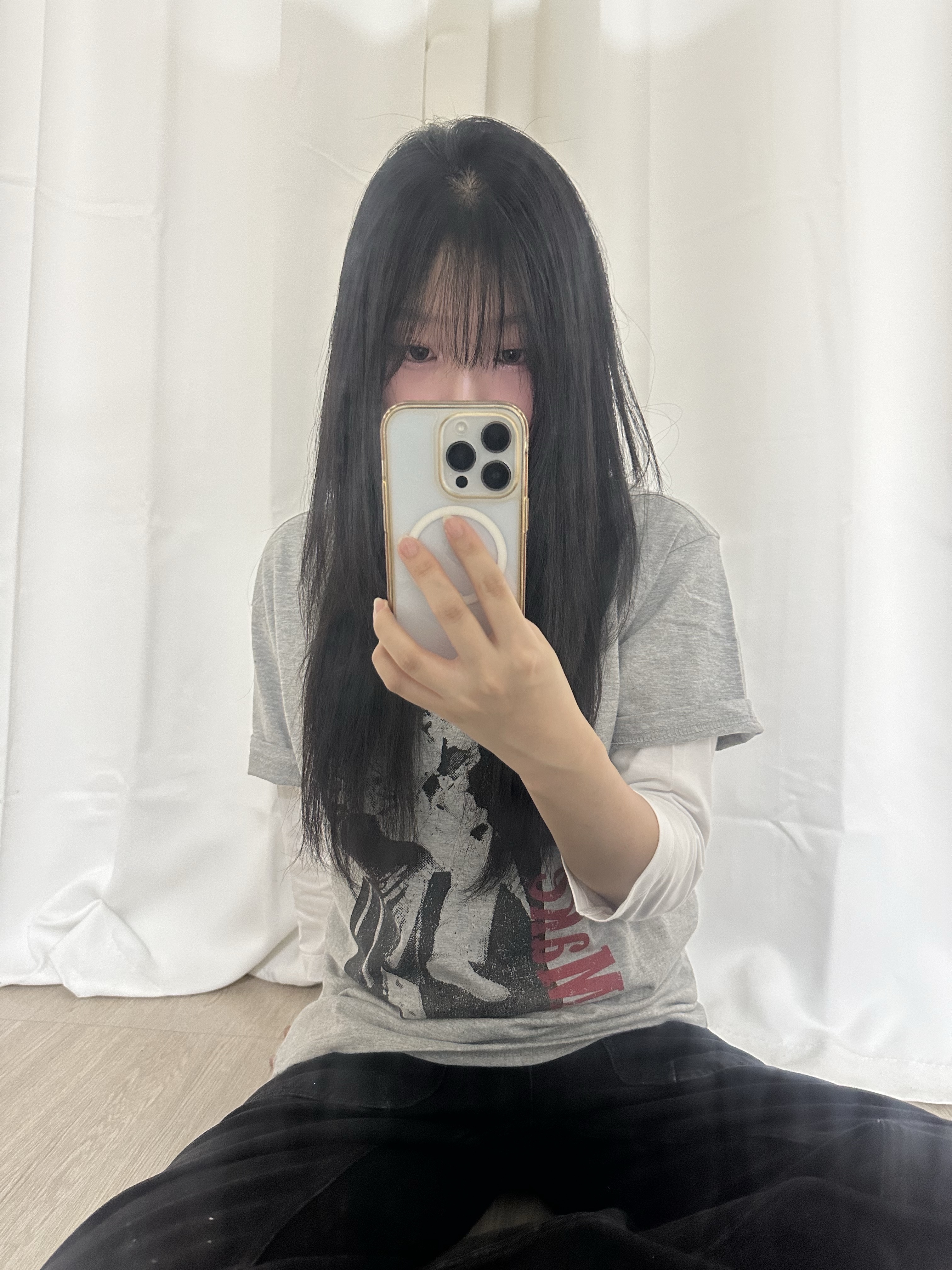 AMOU Trouble Half T-Shirts Gray 착용 스타일 - 1