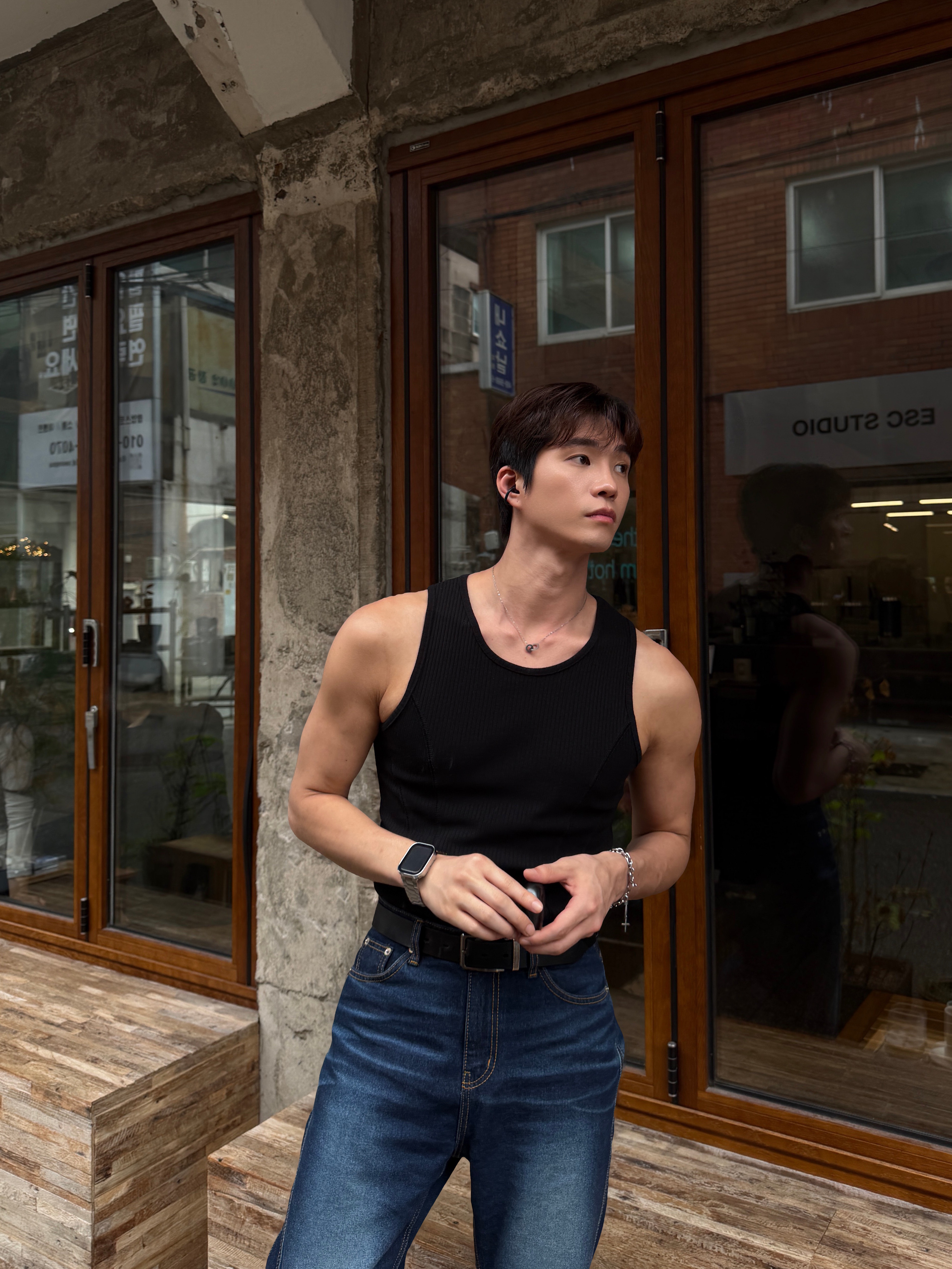 Edifier Comfo Bass Open-Ear Bluetooth Earbuds - Black 착용 스타일 - 4