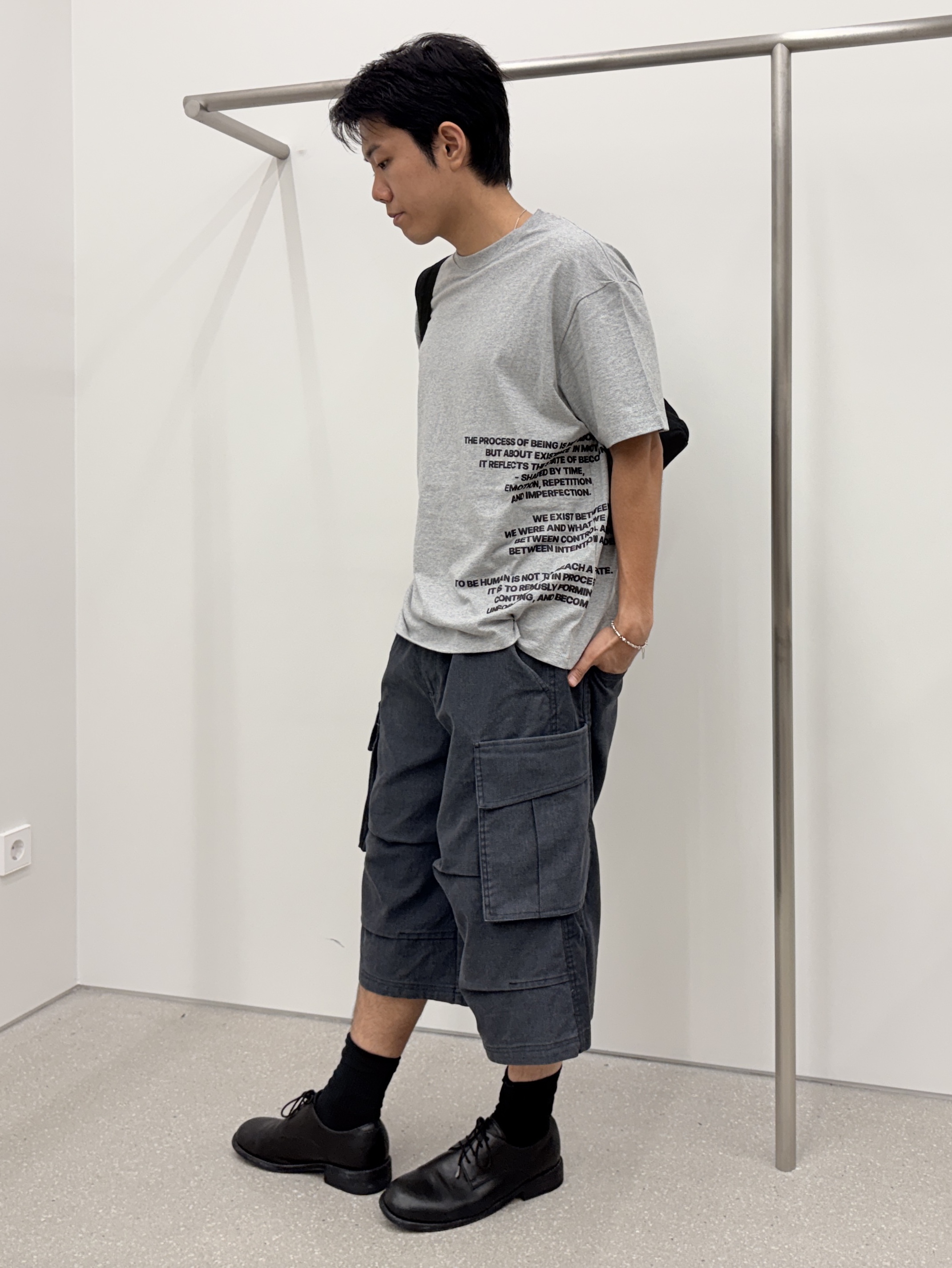 Millo Archive Orbi Bracelet Silver, Millo Archive Side Typo Printed T-Shirt Brown 착용 스타일 - 4