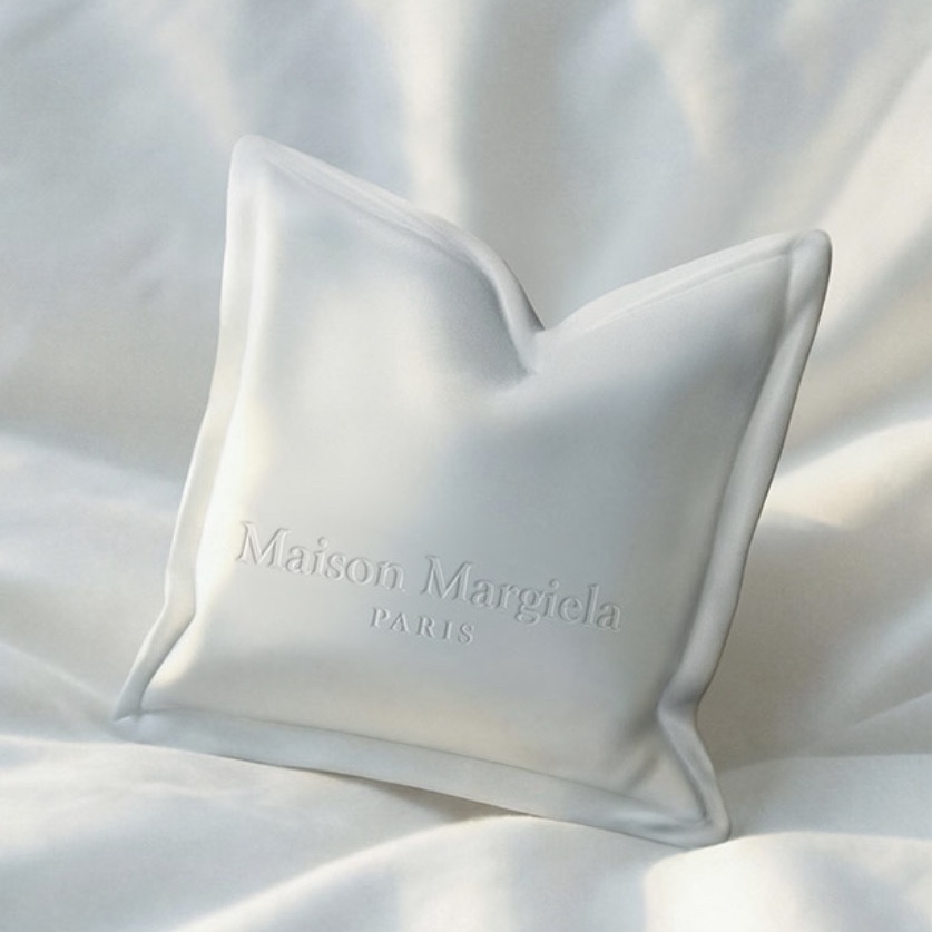 [사은품 이벤트] MAISON MARGIELA REPLICA LAZY SUNDAY MORNING CAR DIFFUSER 착용 스타일