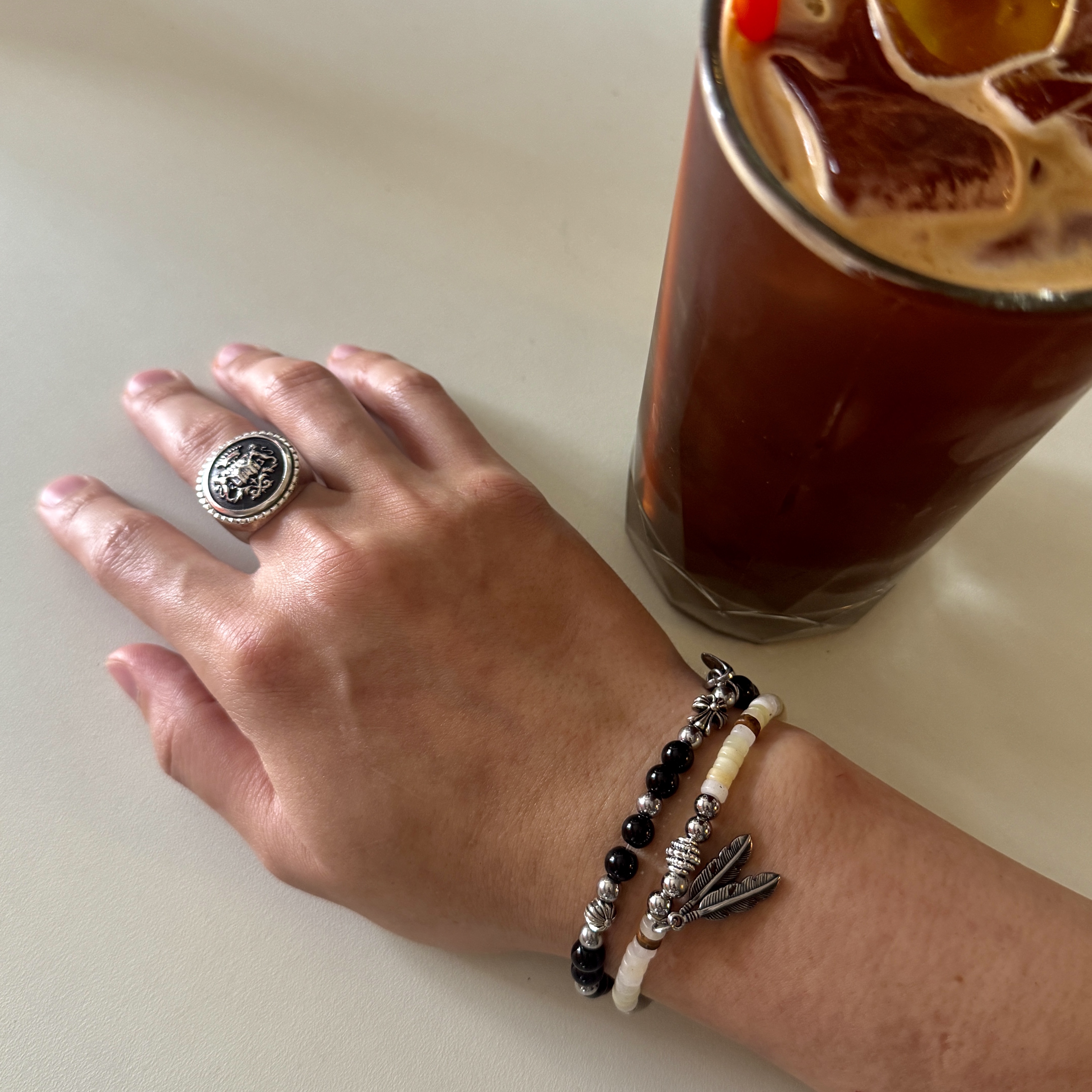 December Ten Onix Beads Bracelet, December Ten Flower Jade Flat Beads Bracelet 착용 스타일