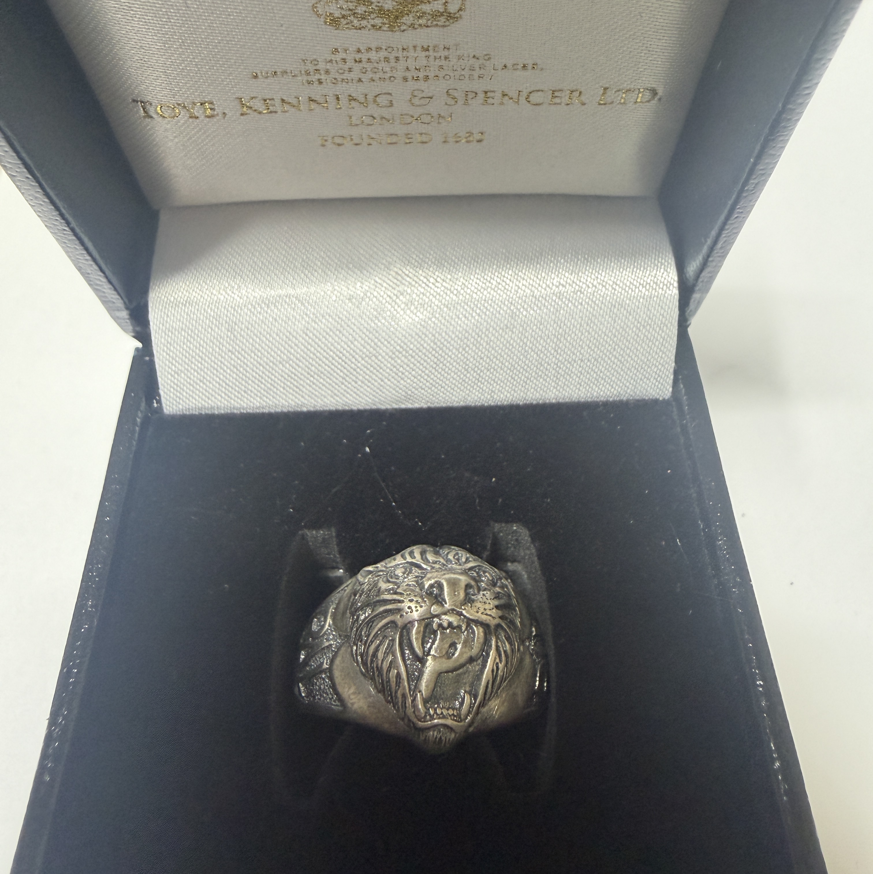Palace Leopard Ring Silver - 26SS 착용 스타일 - 1