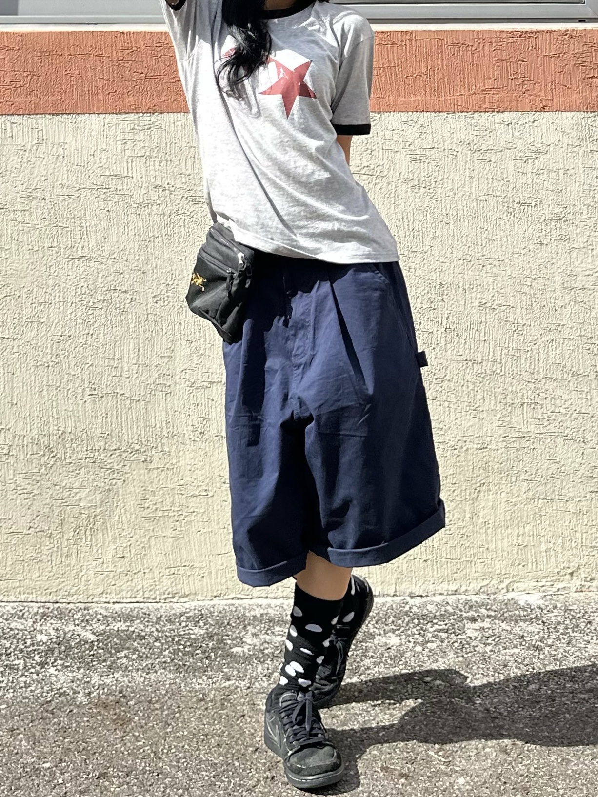 CAVISH Twin Star Ringer SS Tee Grey 착용 스타일 - 4