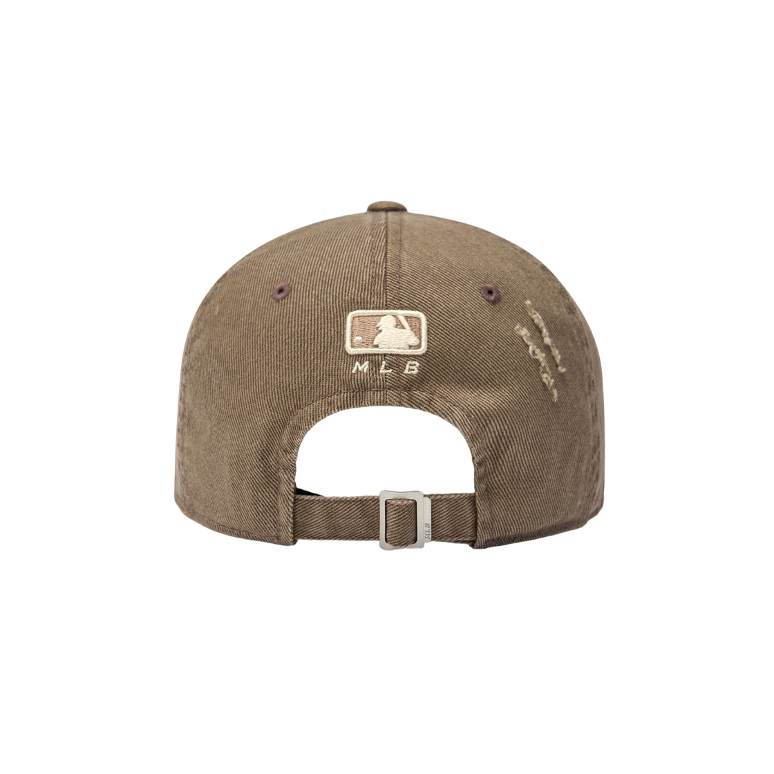 MLB x 키스 오브 라이프 뉴욕 양키스 데미지 워싱 언스트럭쳐 볼캡 브라운(MLB x Kiss Of Life New York Yankees Damage Washing Unstructured Ball Cap Brown) - 5