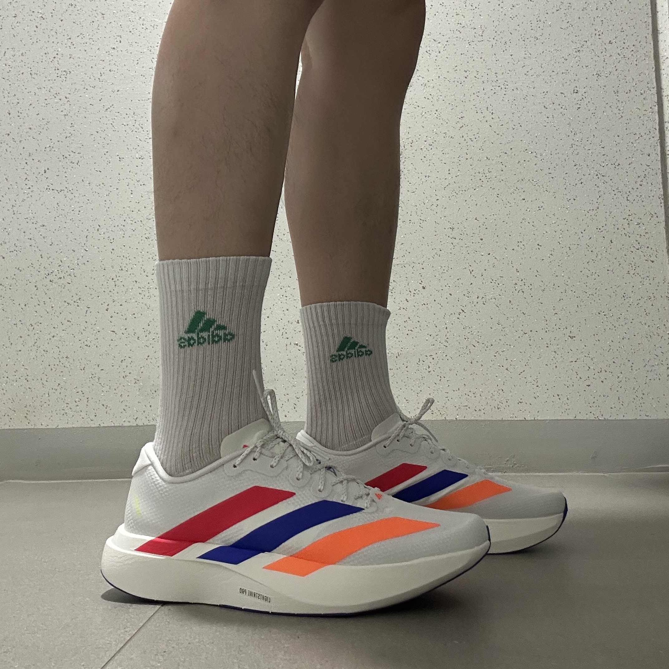 Adidas Adizero Evo SL Woven Cloud White Lucid Red 착용 스타일