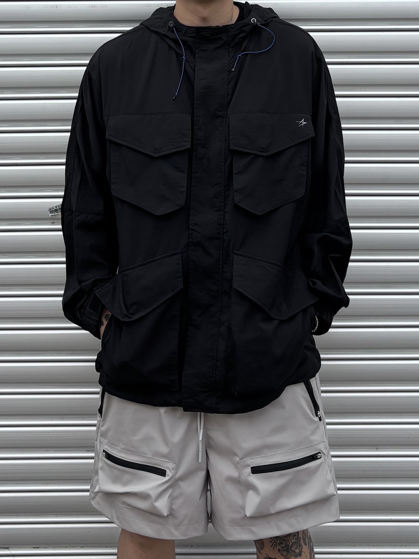 Maison Mihara Yasuhiro Baker OG Sole Canvas Low Cut Sneakers White, Wapworks Hydro Signal Trace Shorts Grey 착용 스타일 - 5