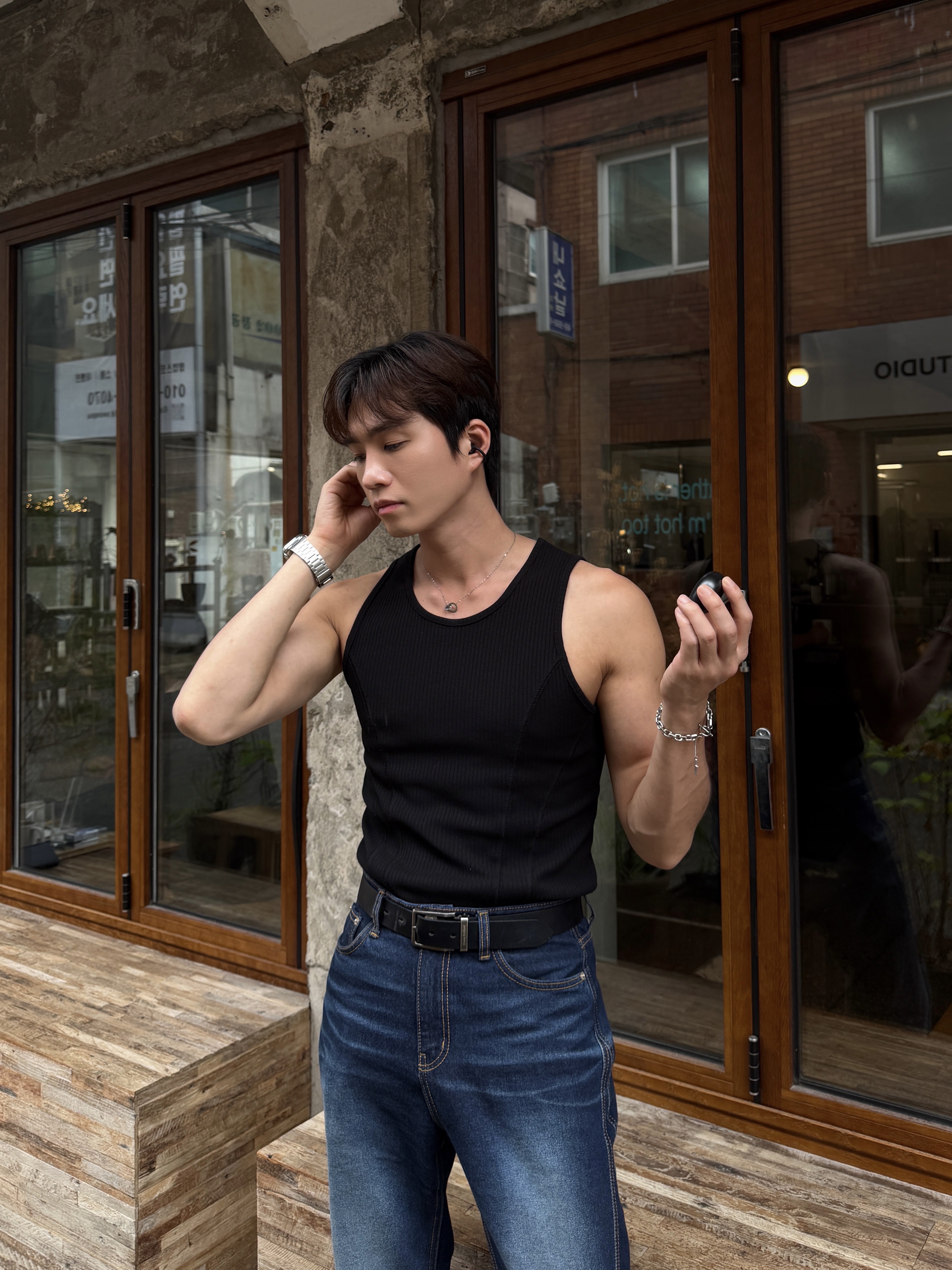 Edifier Comfo Bass Open-Ear Bluetooth Earbuds - Black 착용 스타일 - 1
