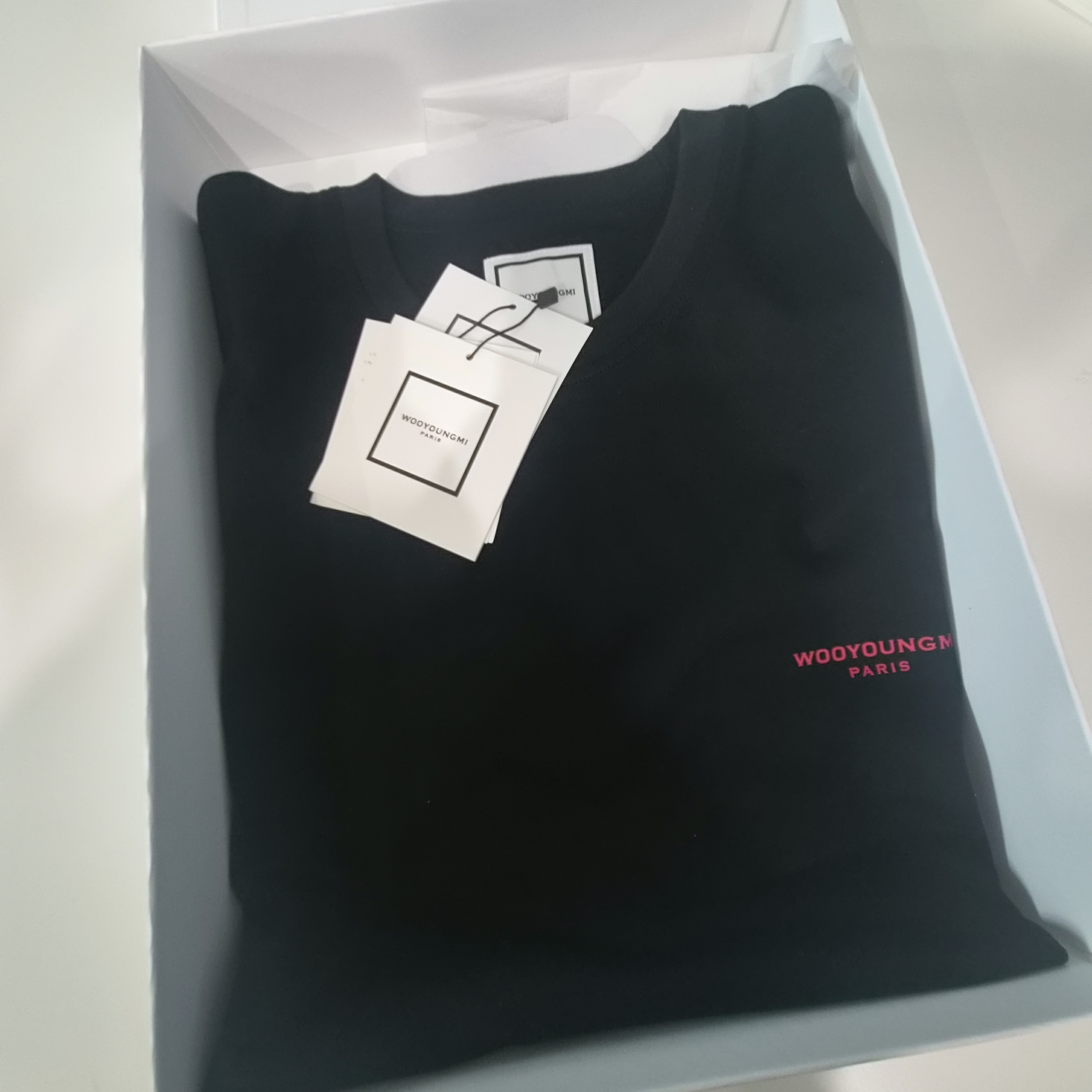 Wooyoungmi Tuft Embroidered Back Logo T-Shirt Black - 26FW 착용 스타일