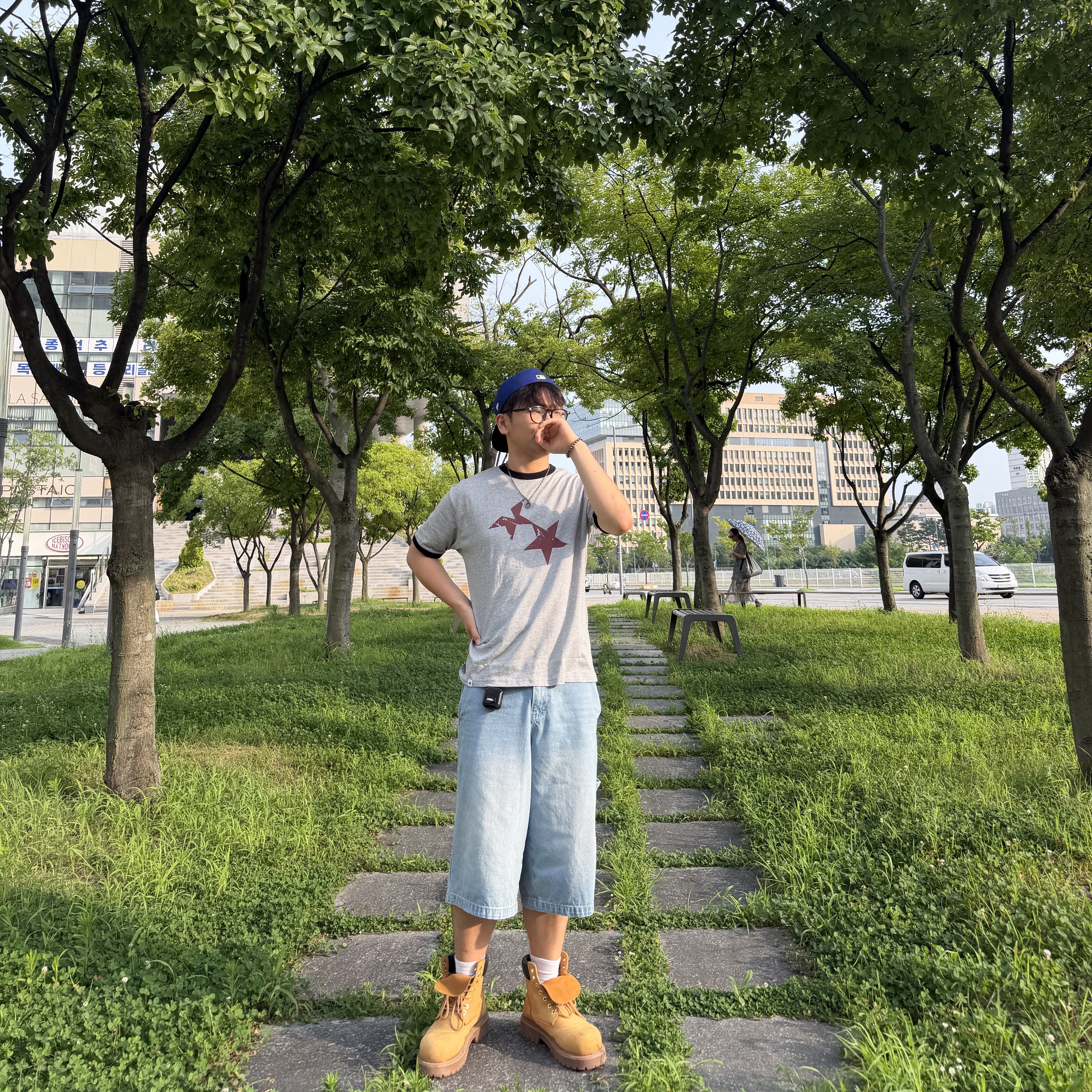 CAVISH Twin Star Ringer SS Tee Grey 착용 스타일 - 2