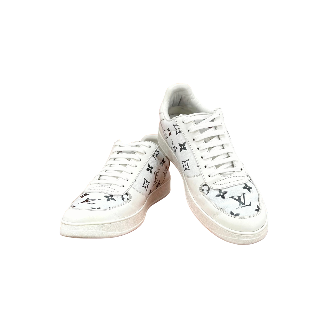 ITW6R97BK7A3 Louis Vuitton Monogram Rivoli Sneakers White