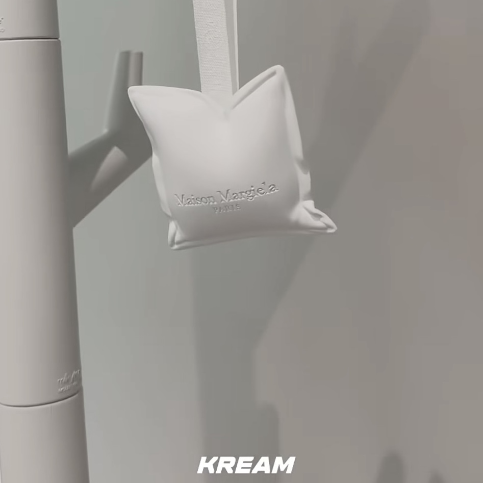 [사은품 이벤트] MAISON MARGIELA REPLICA LAZY SUNDAY MORNING CAR DIFFUSER 착용 스타일