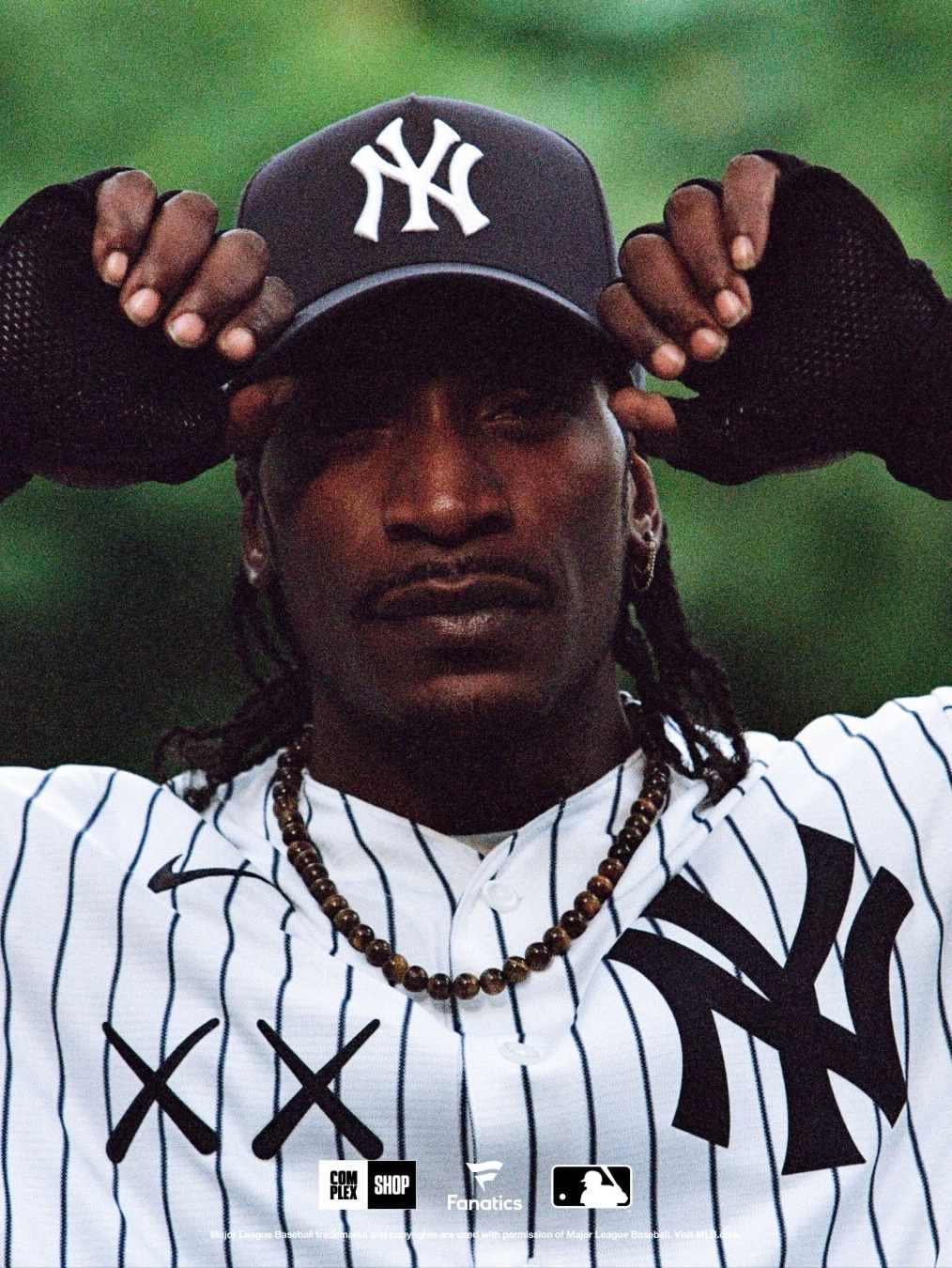 Nike x KAWS MLB Los Angeles Dodgers Stadium Jersey White, Nike x KAWS MLB New York Yankees Stadium Jersey White 착용 스타일 - 2