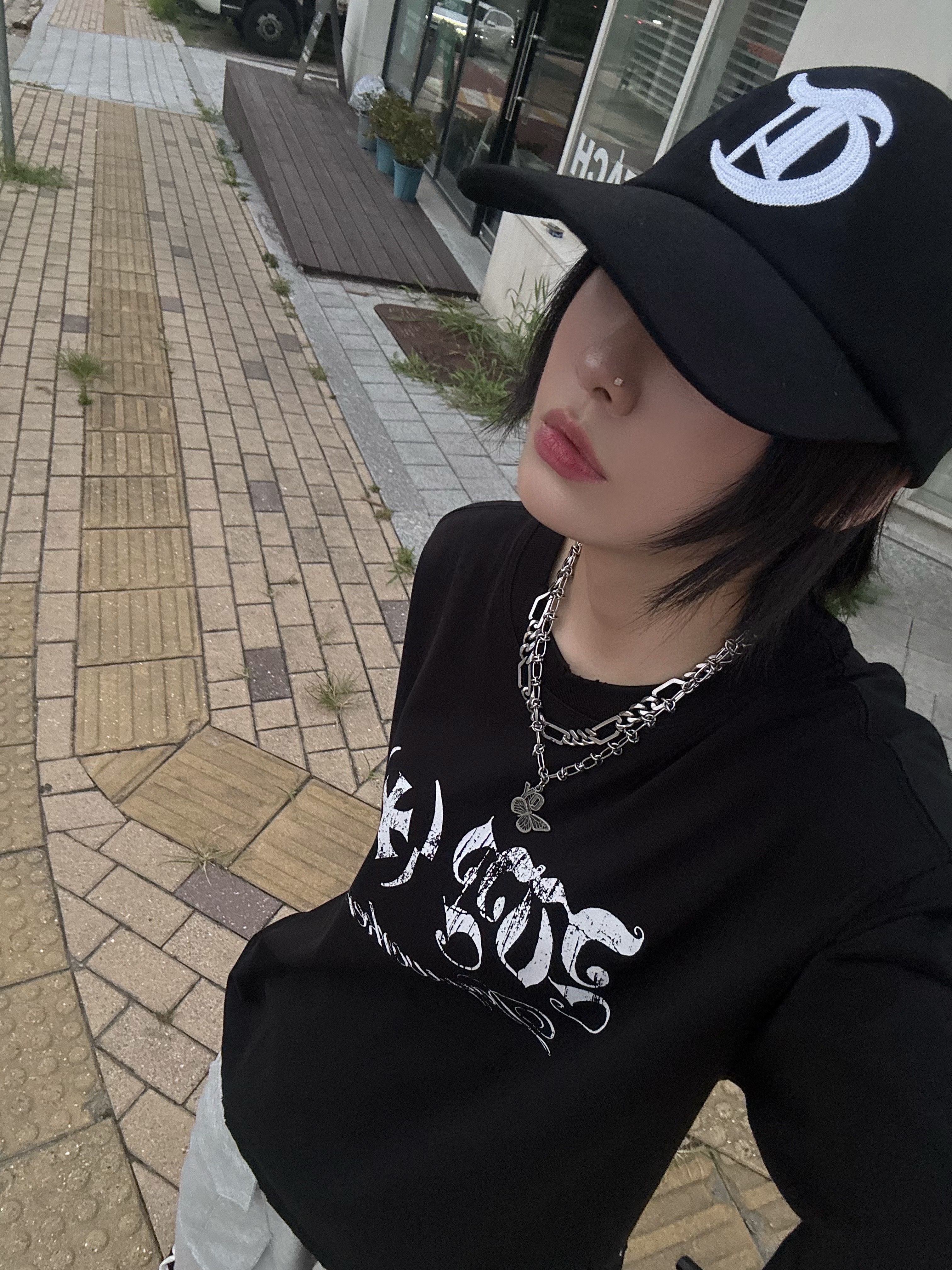 [KREAM 단독] Flavorism Bermuda Cargo Sweat Pants Melange, Wapworks Dayworker T-Shirt Black 착용 스타일 - 9