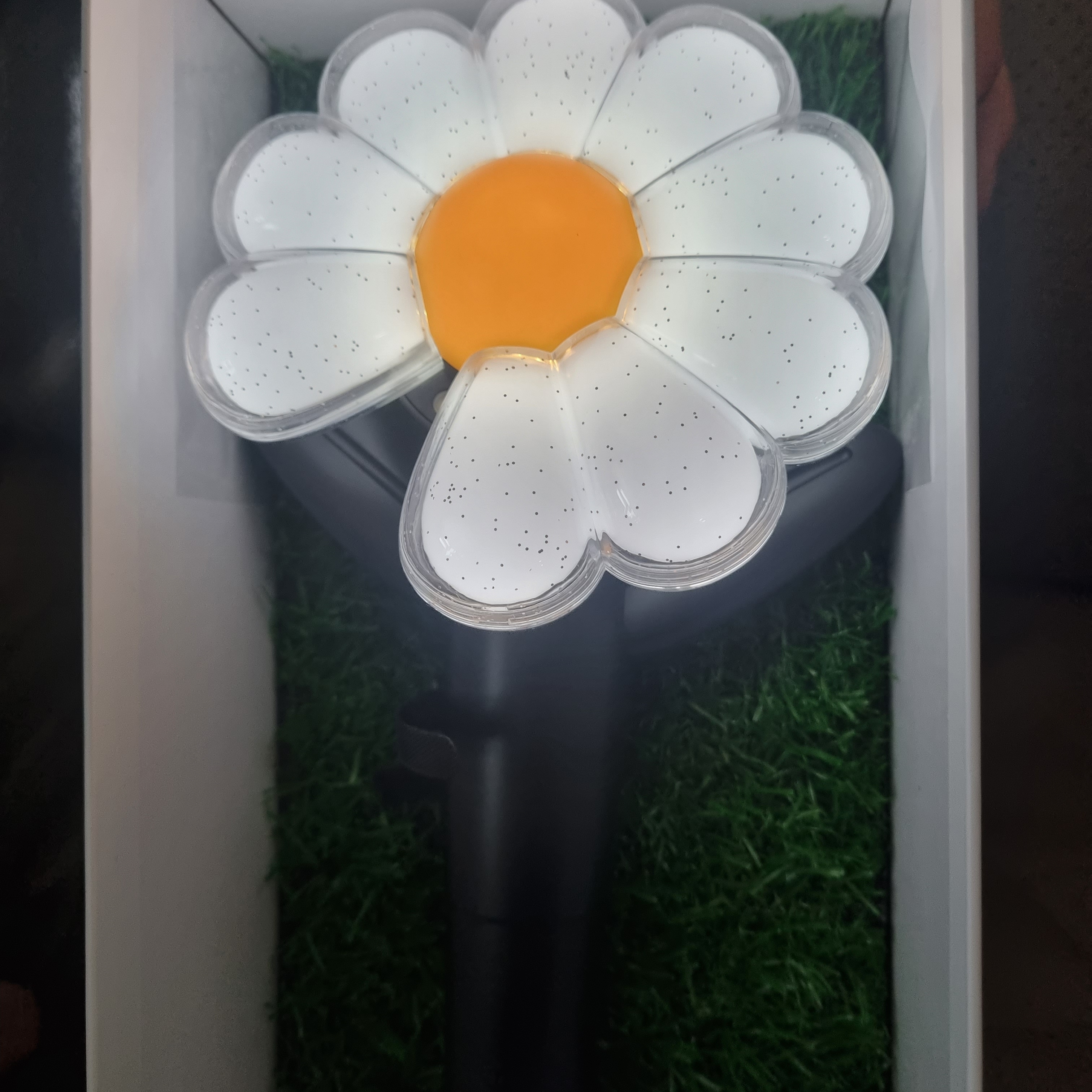 G-DRAGON Ubermensch Official Light Stick 착용 스타일