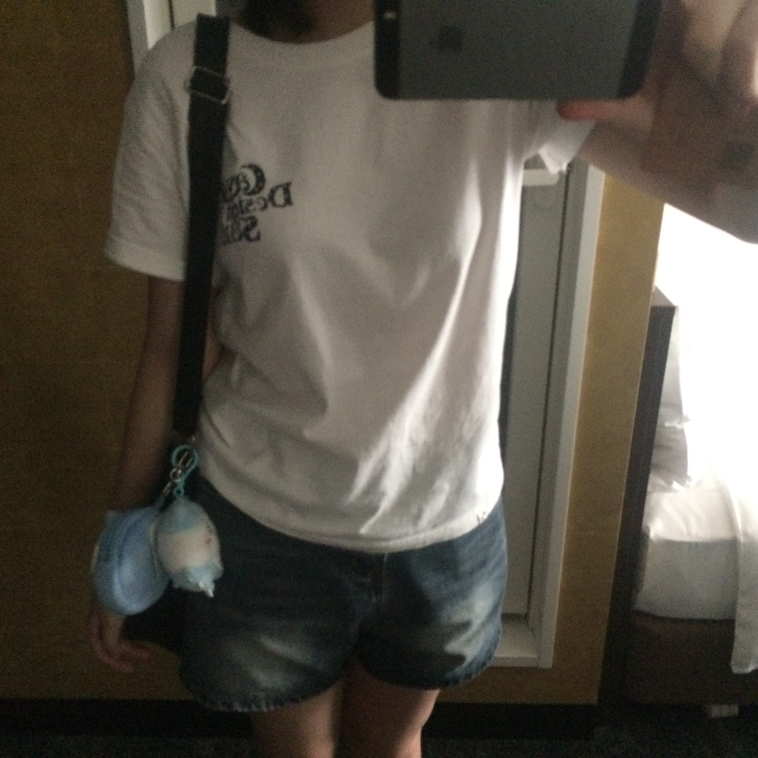 CAVISH W Star Seller Logo SS Tee White 착용 스타일 - 5