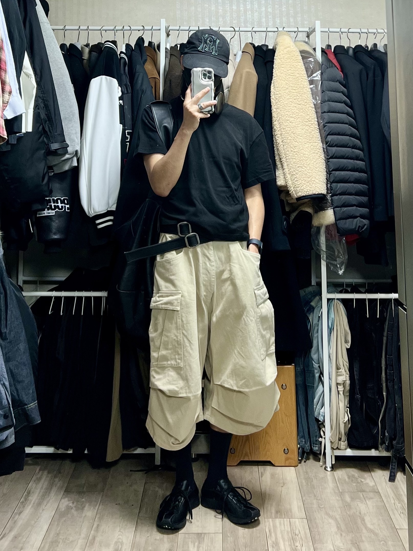 Farfromwhat Coated Double Buckle Woven Belt, Nonnod Side Cargo Shorts Beige 착용 스타일