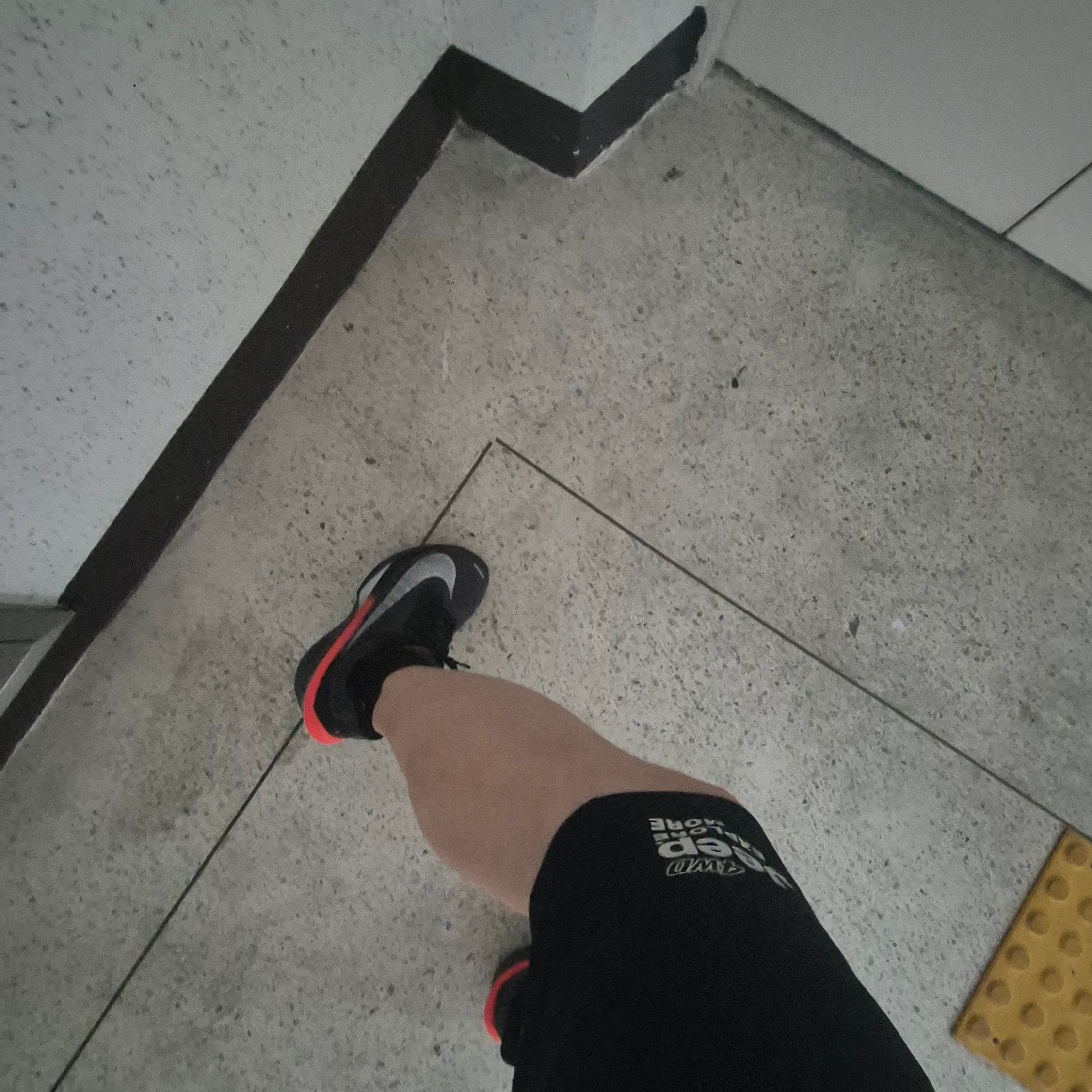 Nike Zoom Fly 6 Black Bright Crimson 착용 스타일