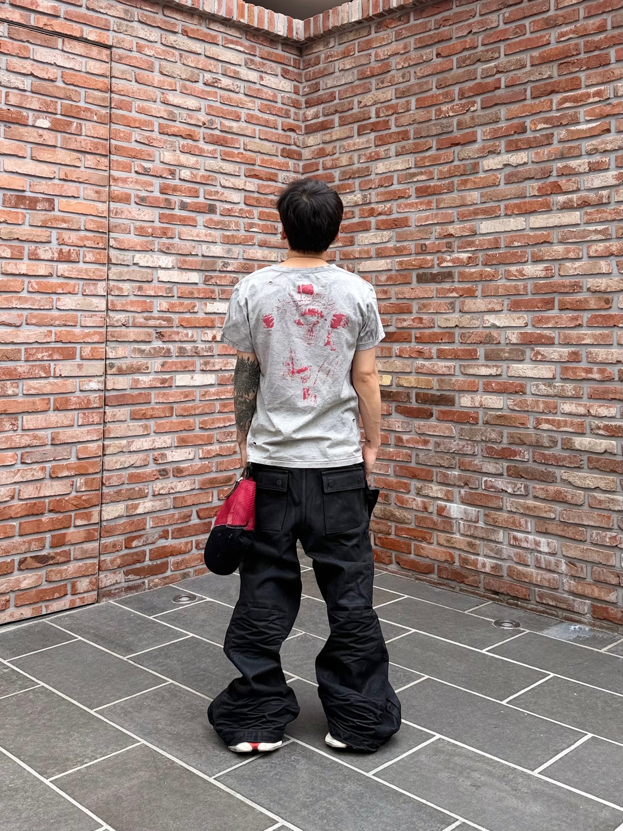 tornortied Messiah T-Shirt
Gray, tornortied Appliqué Mesh Cap Red 착용 스타일 - 5