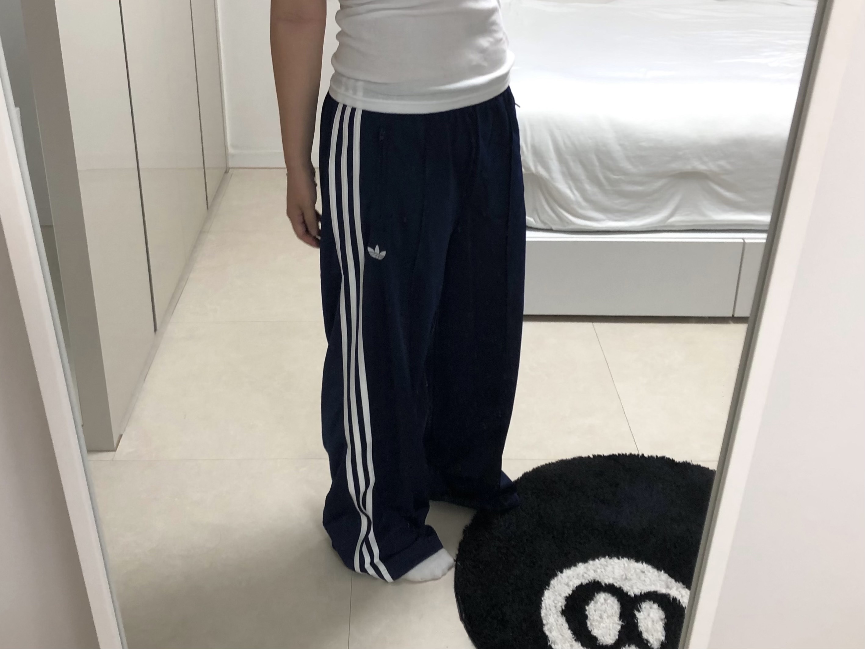 (W) Adidas Firebird Loose Track Pants Night Indigo Off White - KR Sizing, (W) Adidas Originals Firebird Loose Track Pants Night Indigo White - KR Sizing 착용 스타일