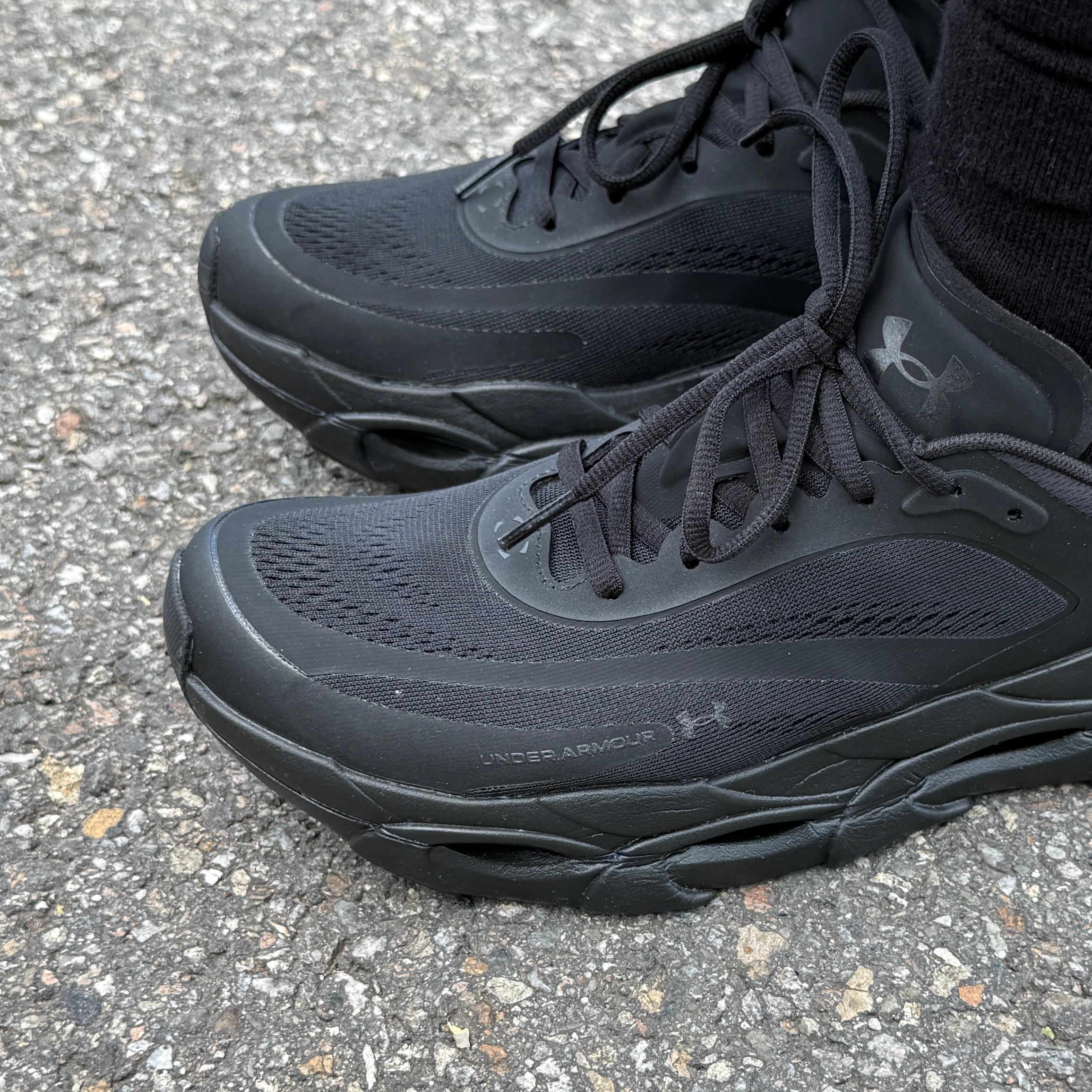 Under Armour UA Halo Racer Running Shoes Black Castlerock 착용 스타일 - 3