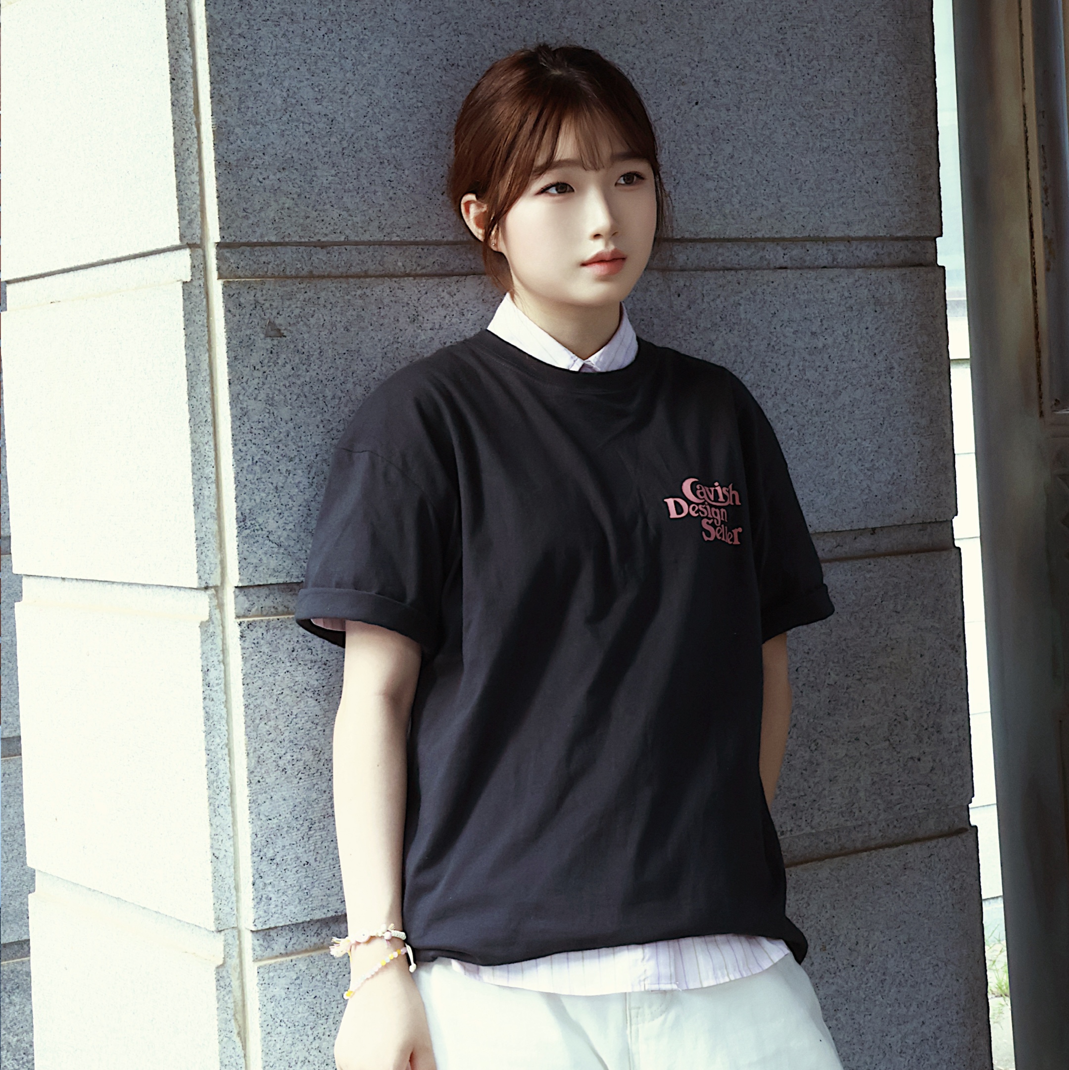 (W) Adidas Spezial Handball Clear Pink, CAVISH Seller Logo SS Tee Charcoal 착용 스타일 - 2
