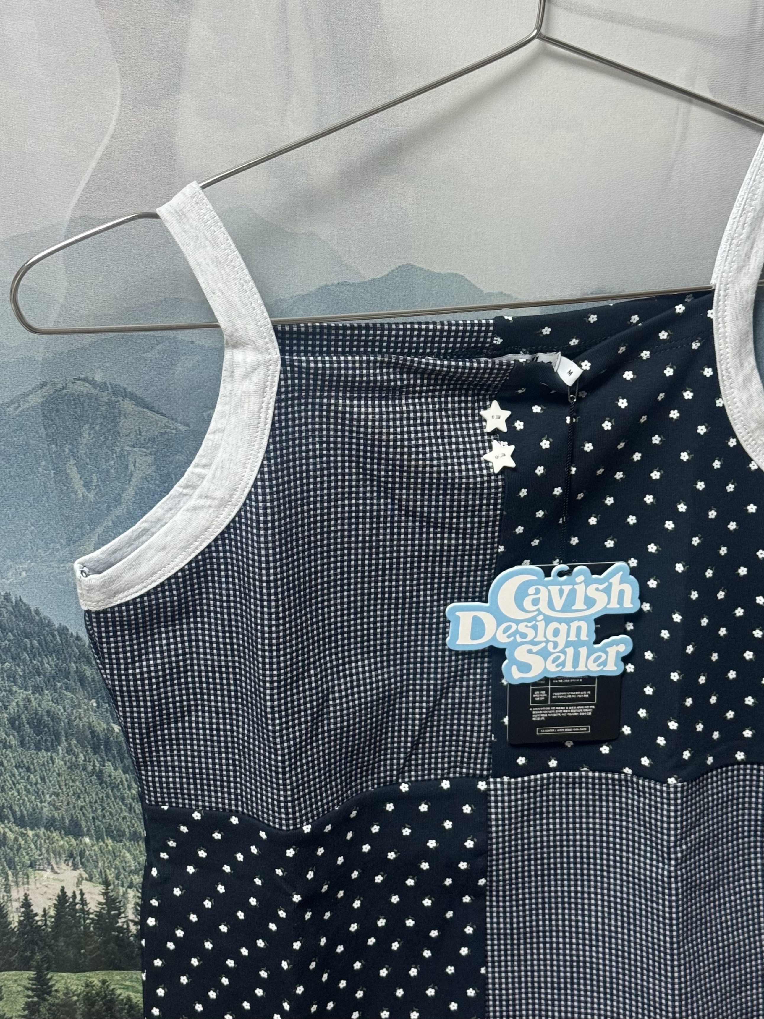 CAVISH Mix Patch Sleeveless Navy 착용 스타일 - 8