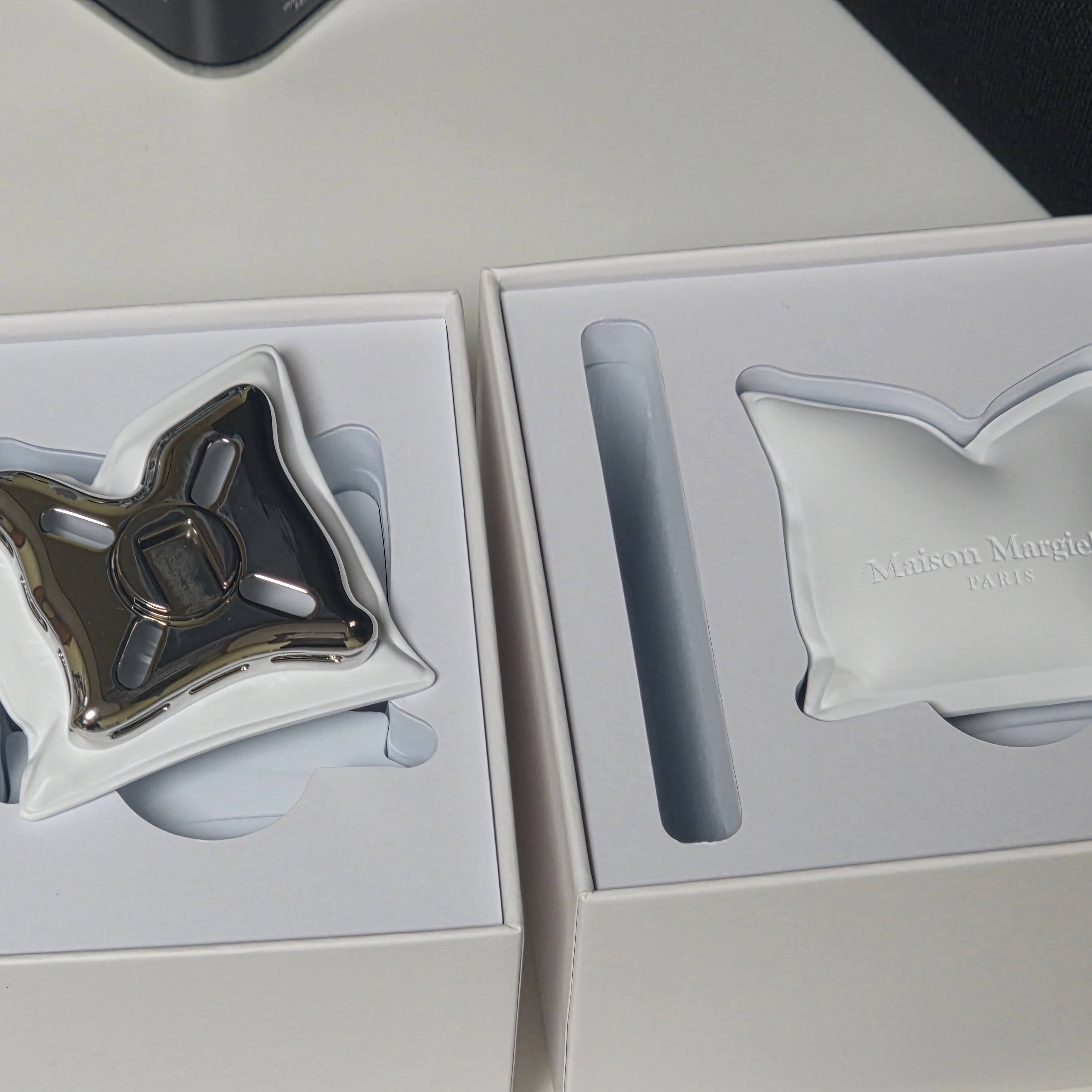 [사은품 이벤트] MAISON MARGIELA REPLICA LAZY SUNDAY MORNING CAR DIFFUSER 착용 스타일 - 3