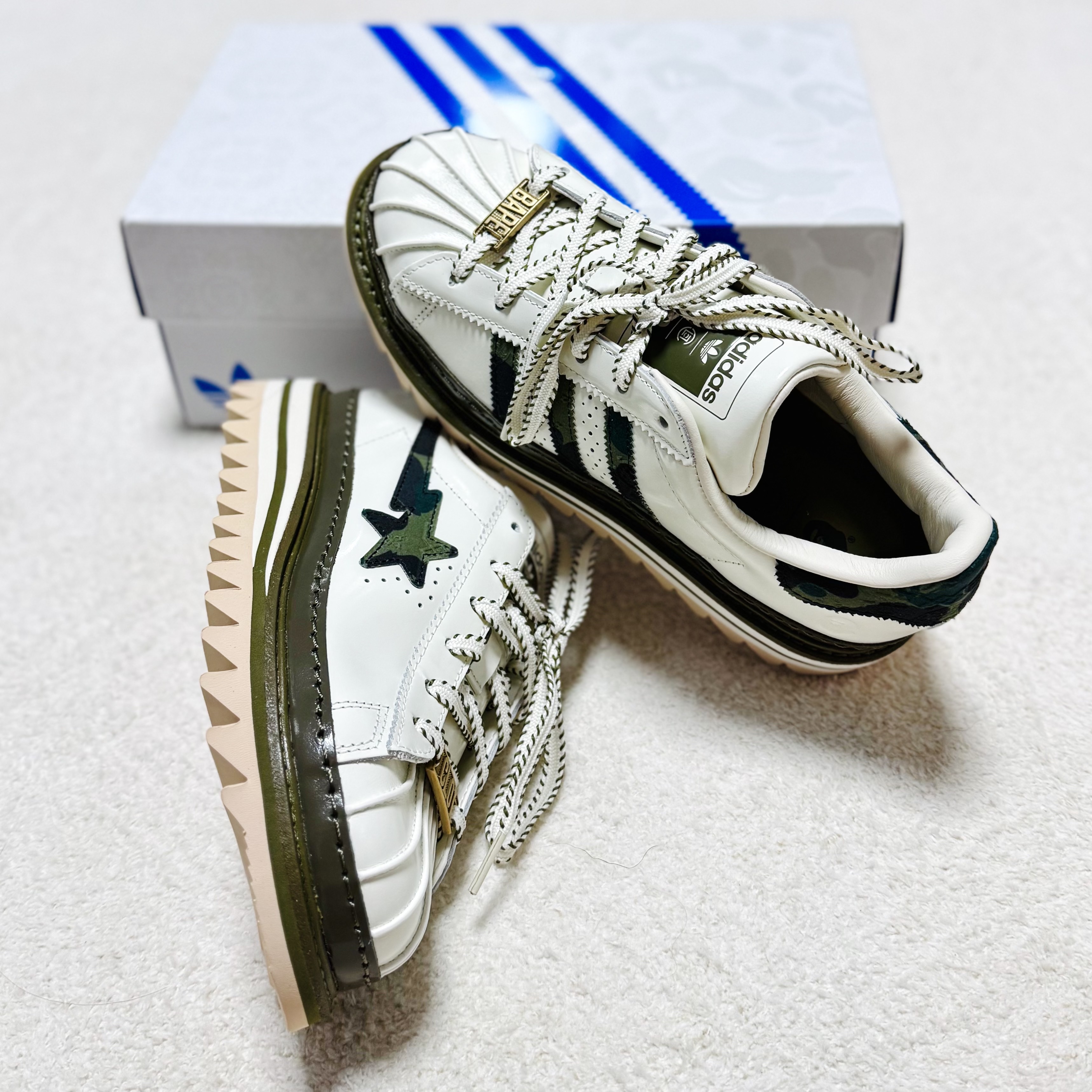 Adidas x BAPE x Edison Chen Clot Superstar Off White Branch, Adidas x Clot Superstar Cloud White Core Black 착용 스타일 - 1