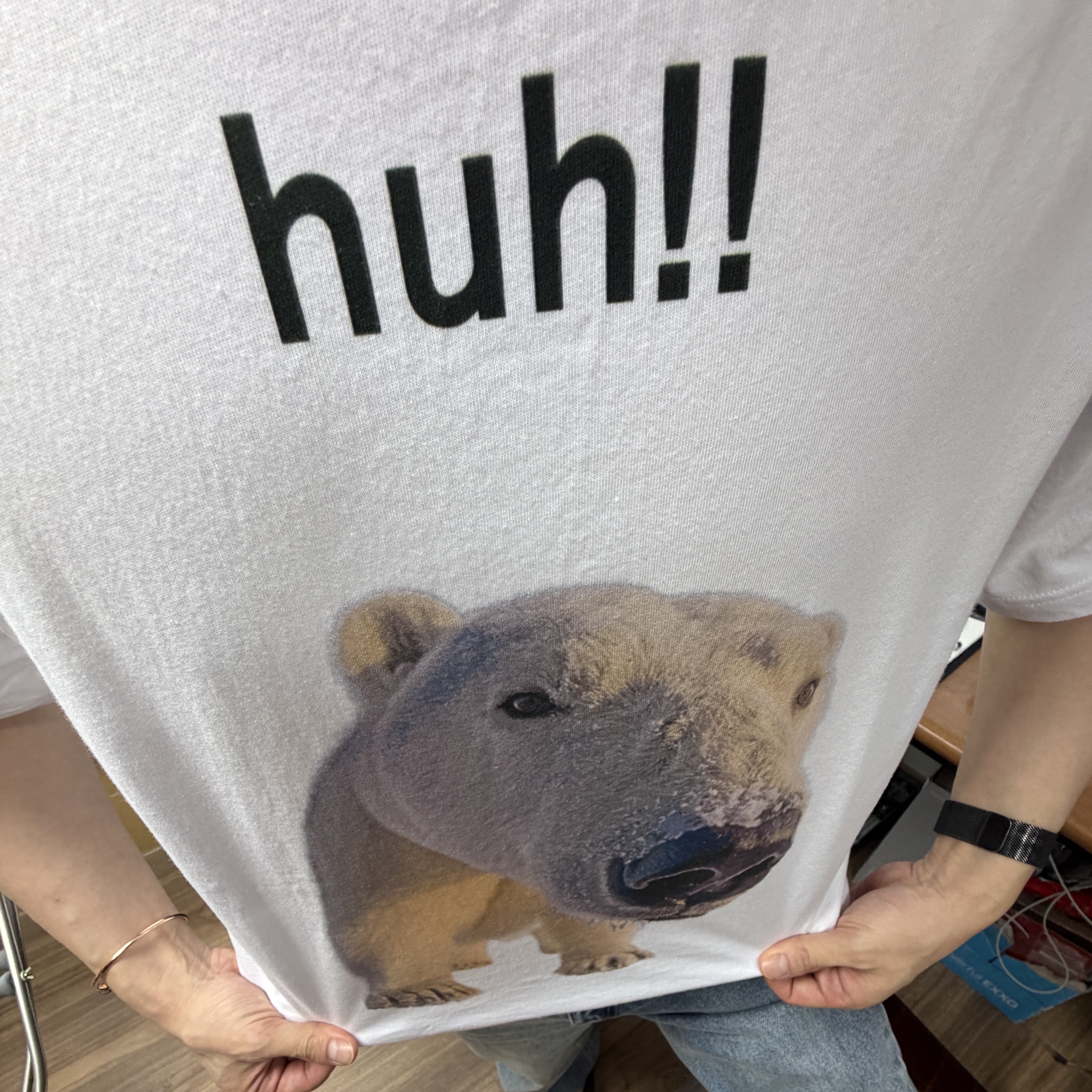 Suade Huh Tee White 착용 스타일 - 5