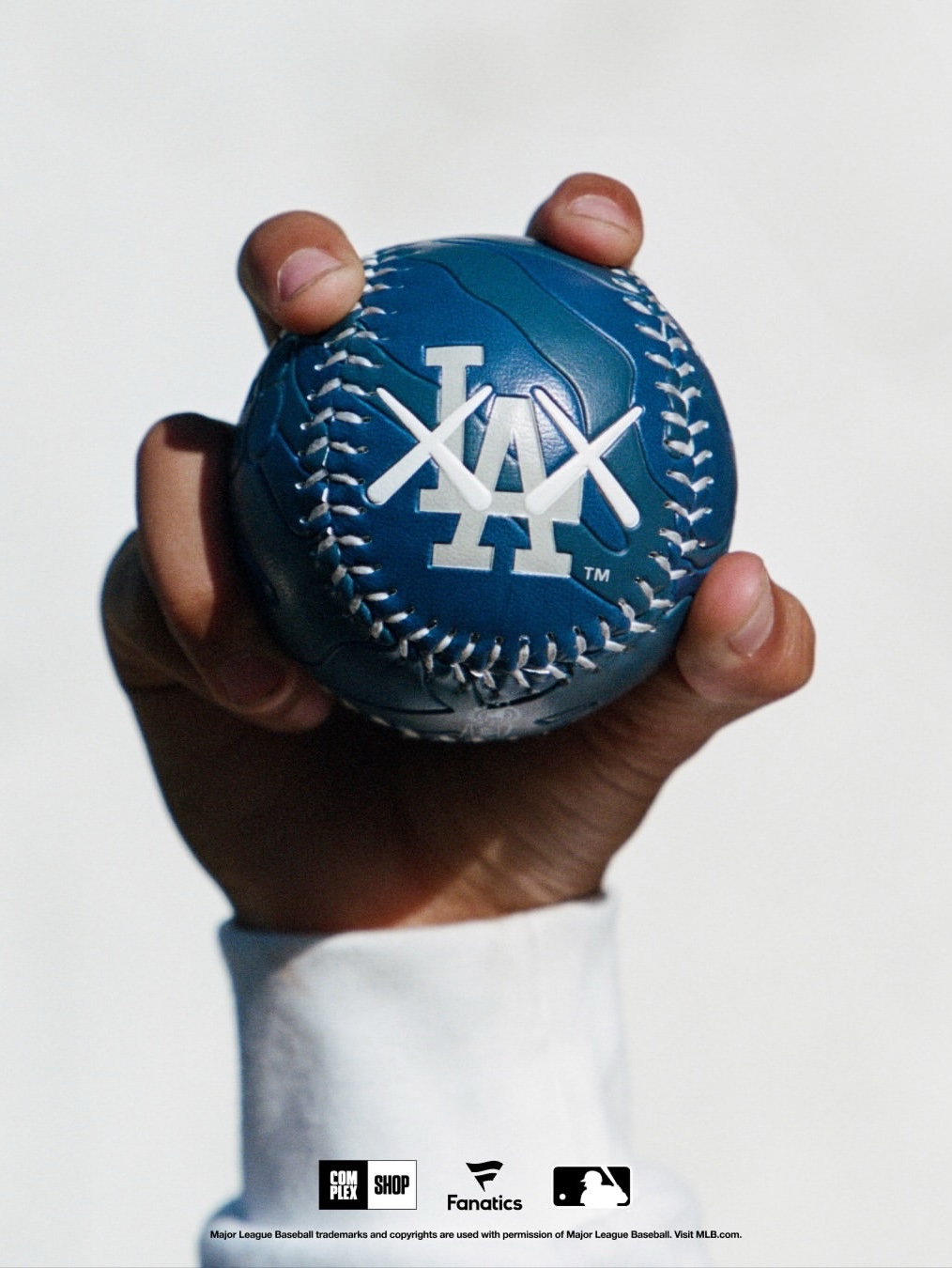 Nike x KAWS MLB Los Angeles Dodgers Stadium Jersey White, Nike x KAWS MLB New York Yankees Stadium Jersey White 착용 스타일 - 9