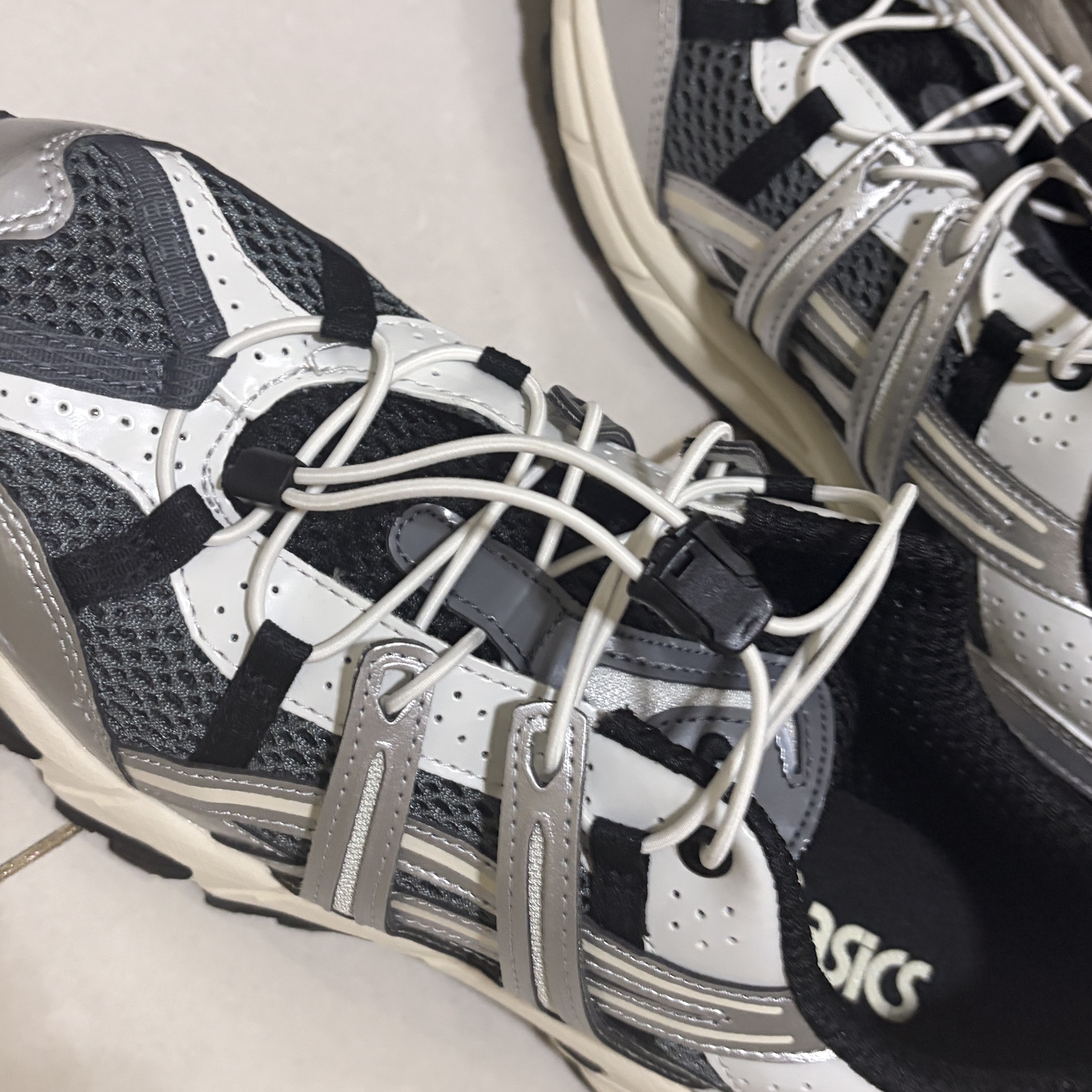 Asics Unlimited Gel-Sonoma 15-50 Steel Grey Pure Silver 착용 스타일
