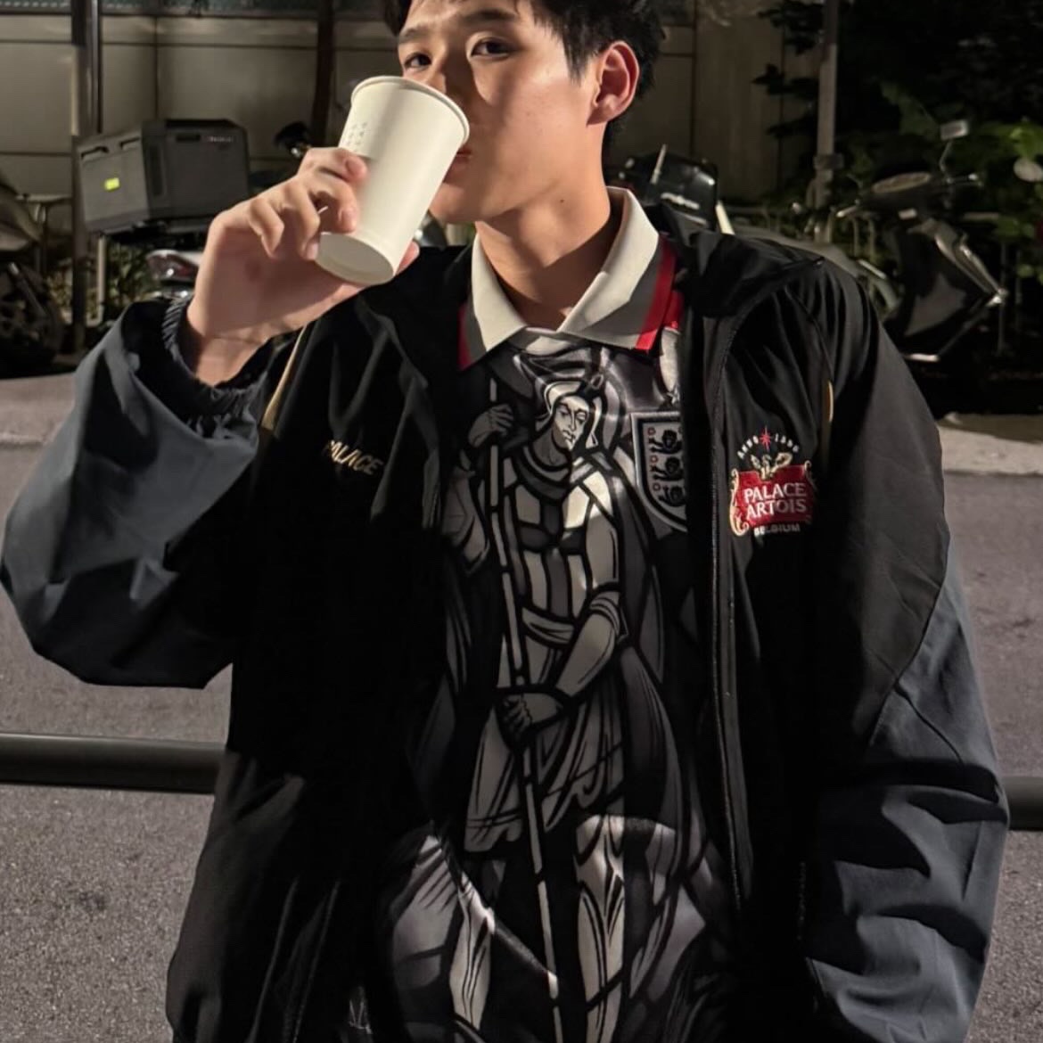 Palace x Nike England Short Sleeve Soccer Jersey Pewter Grey Bright Crimson, Palace x Stella Artois Light Court Jacket Black - 24SS 착용 스타일