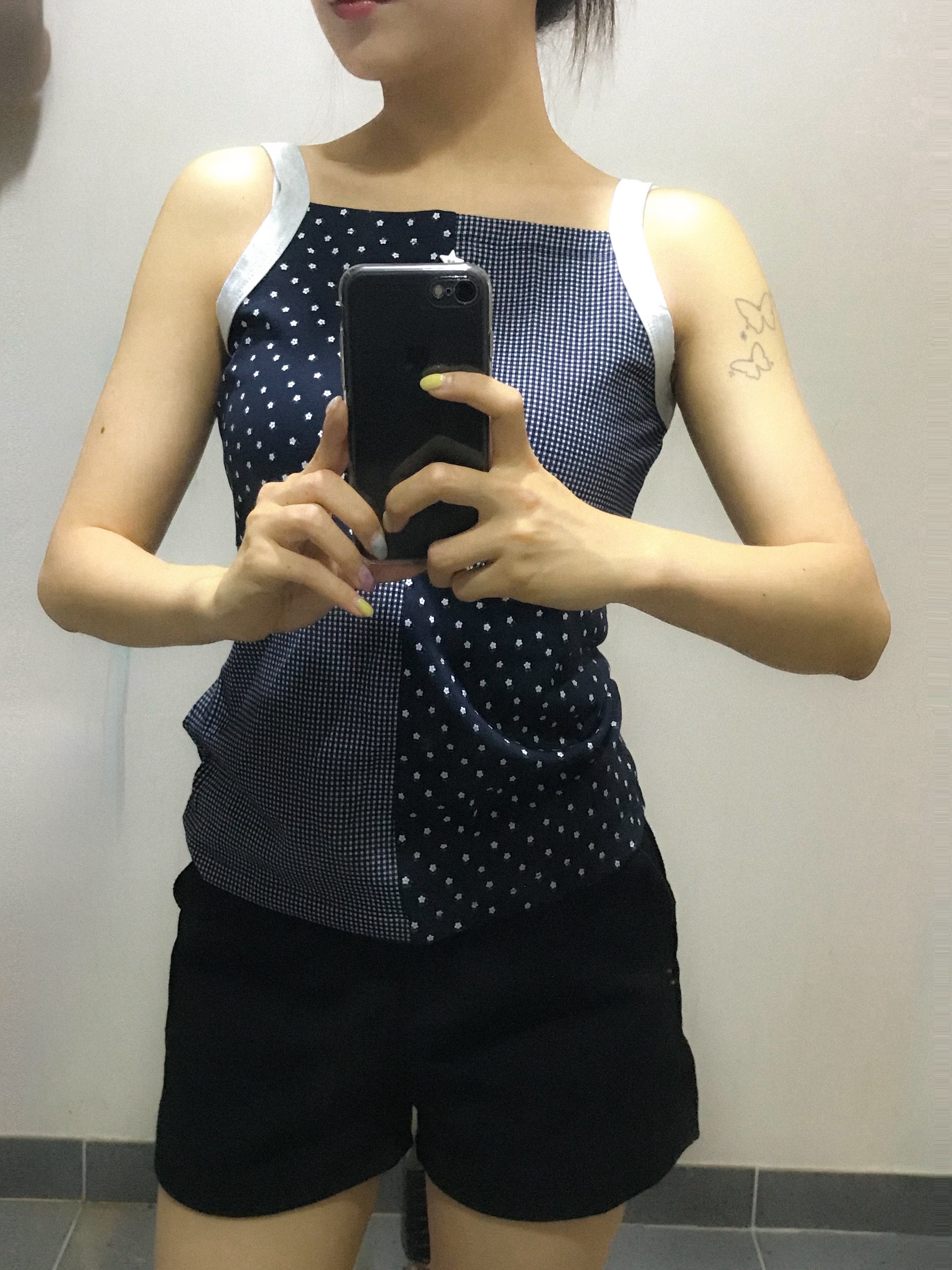 CAVISH Mix Patch Sleeveless Navy 착용 스타일 - 6