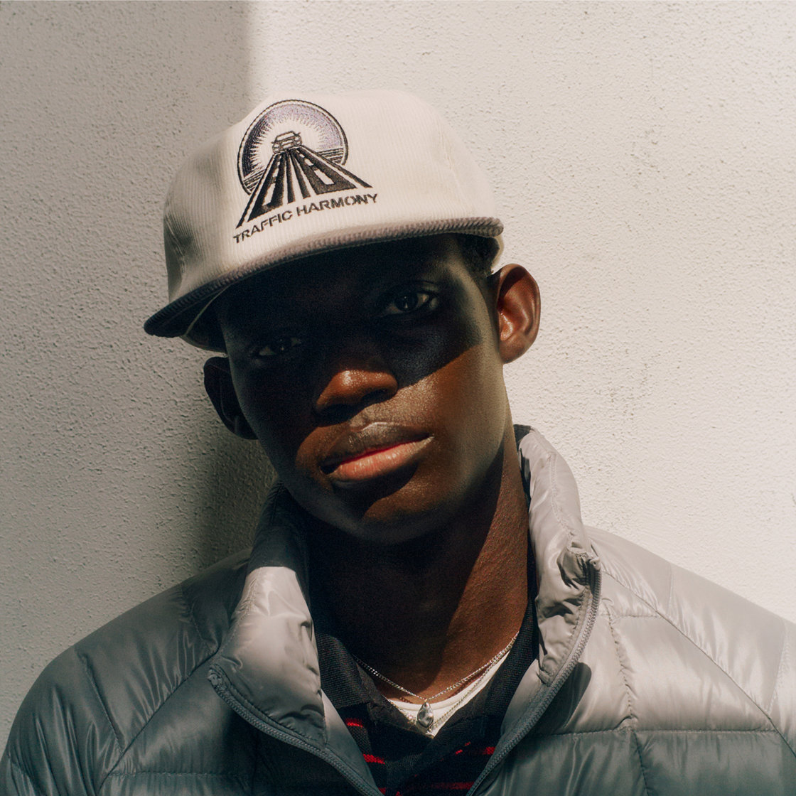 트래픽하모니 코듀로이 드라이브 로고 딥핏 5패널 캡 아이보리&그레이(Traffic Harmony Corduroy Drive Logo Deep Fit 5-Panel Cap Ivory & Grey) - 2