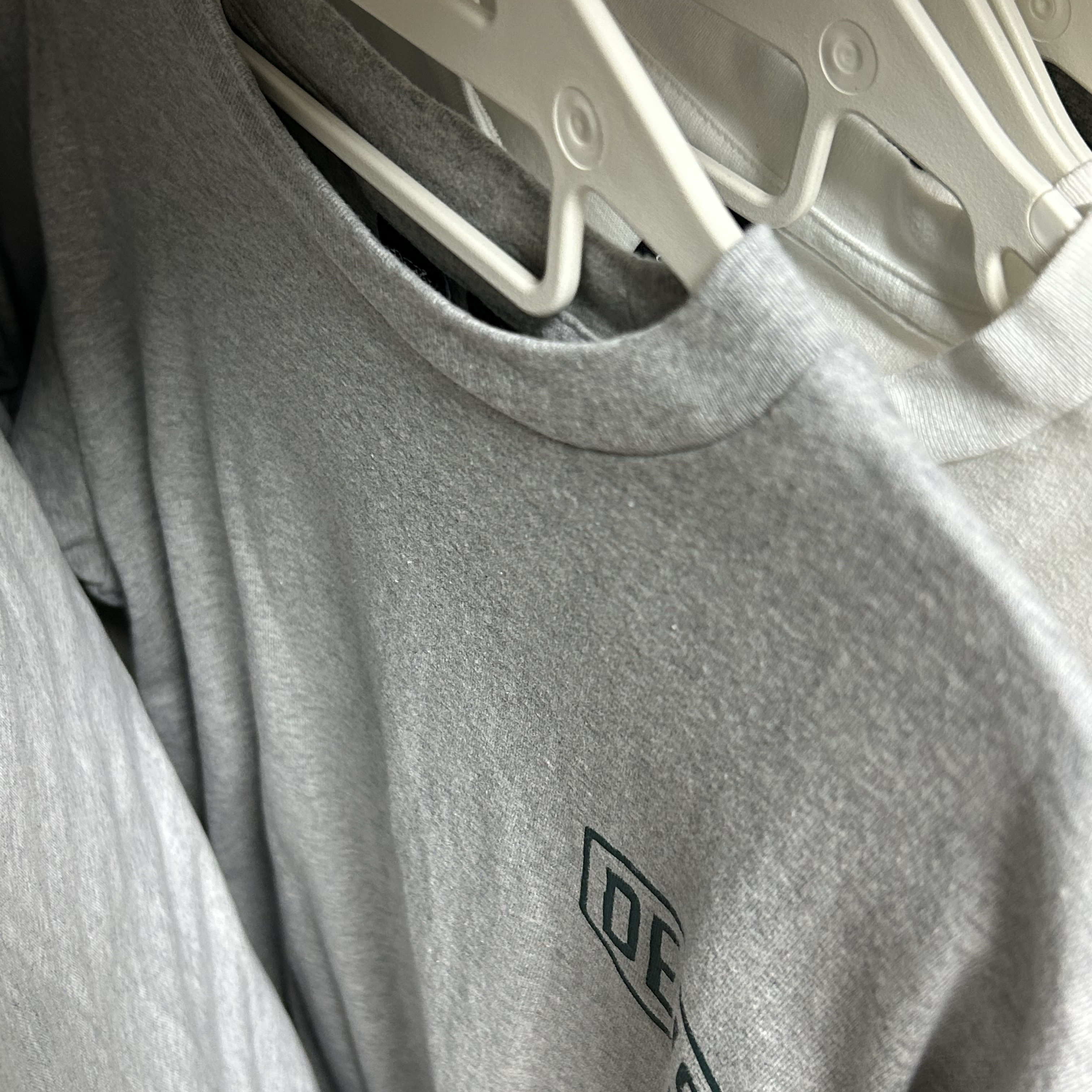 Deus Ex Machina Seoul Original Address T-Shirt M Grey 착용 스타일 - 1