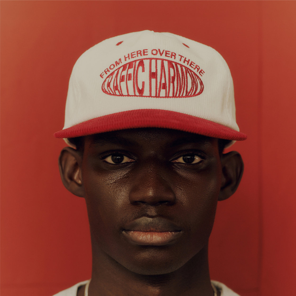 트래픽하모니 코듀로이 라운드 로고 딥핏 5패널 캡 아이보리&레드(Traffic Harmony Corduroy Round Logo Deep Fit 5-Panel Cap Ivory & Red) - 4