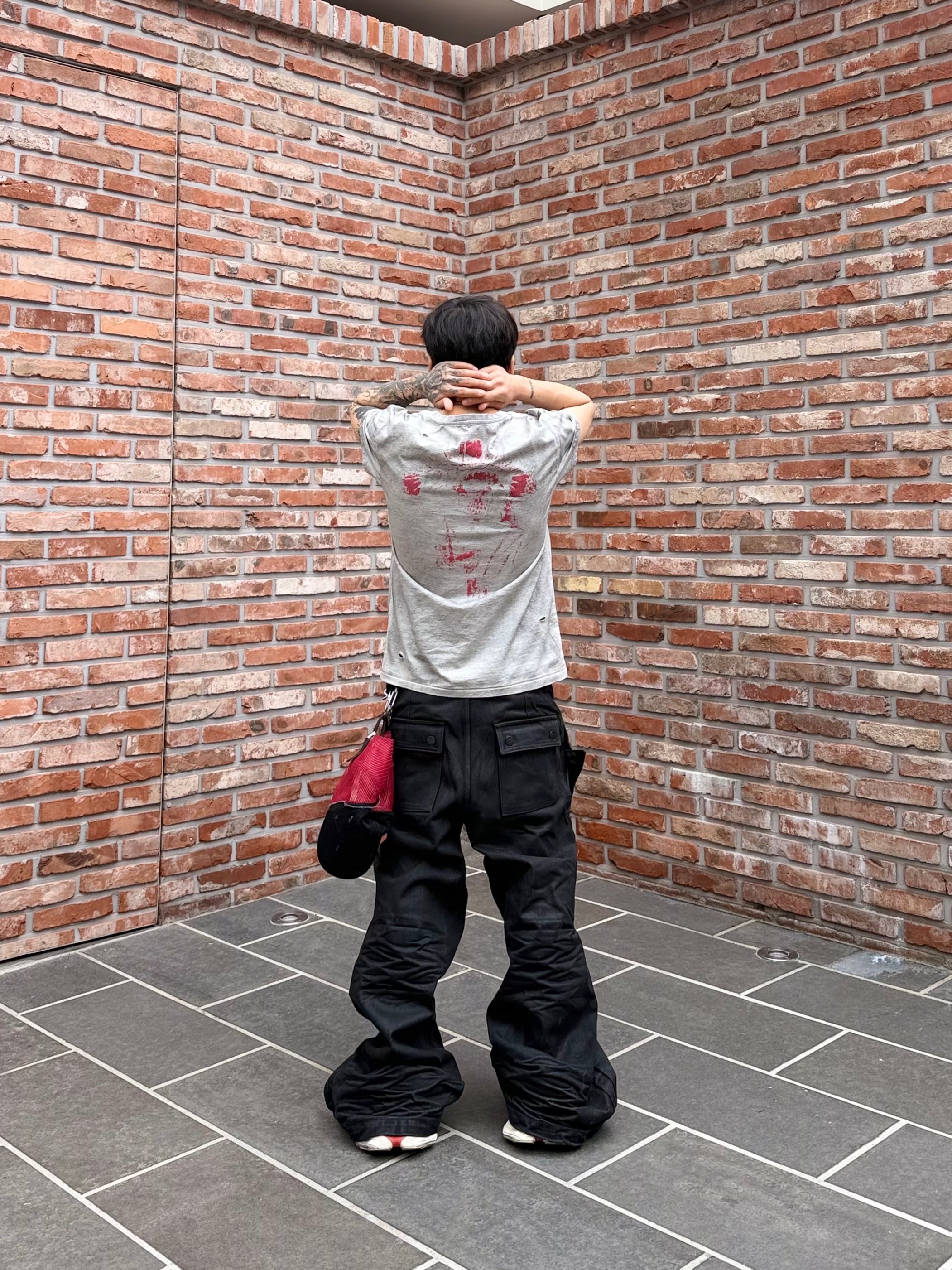 tornortied Messiah T-Shirt
Gray, tornortied Appliqué Mesh Cap Red 착용 스타일 - 1