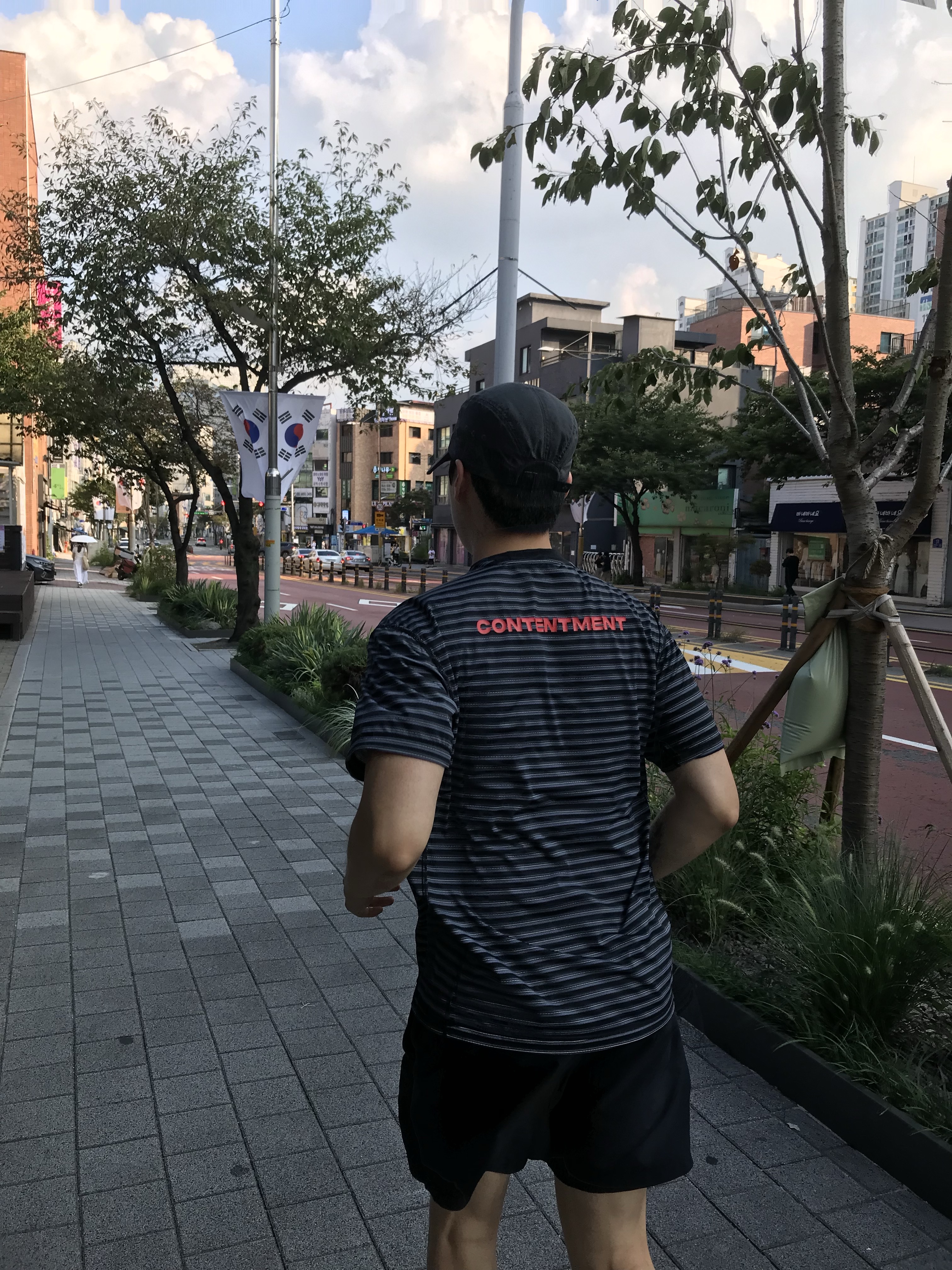On Running Cloud X 5 Black, Montbell Fishing Cap Dark Gray 착용 스타일 - 2