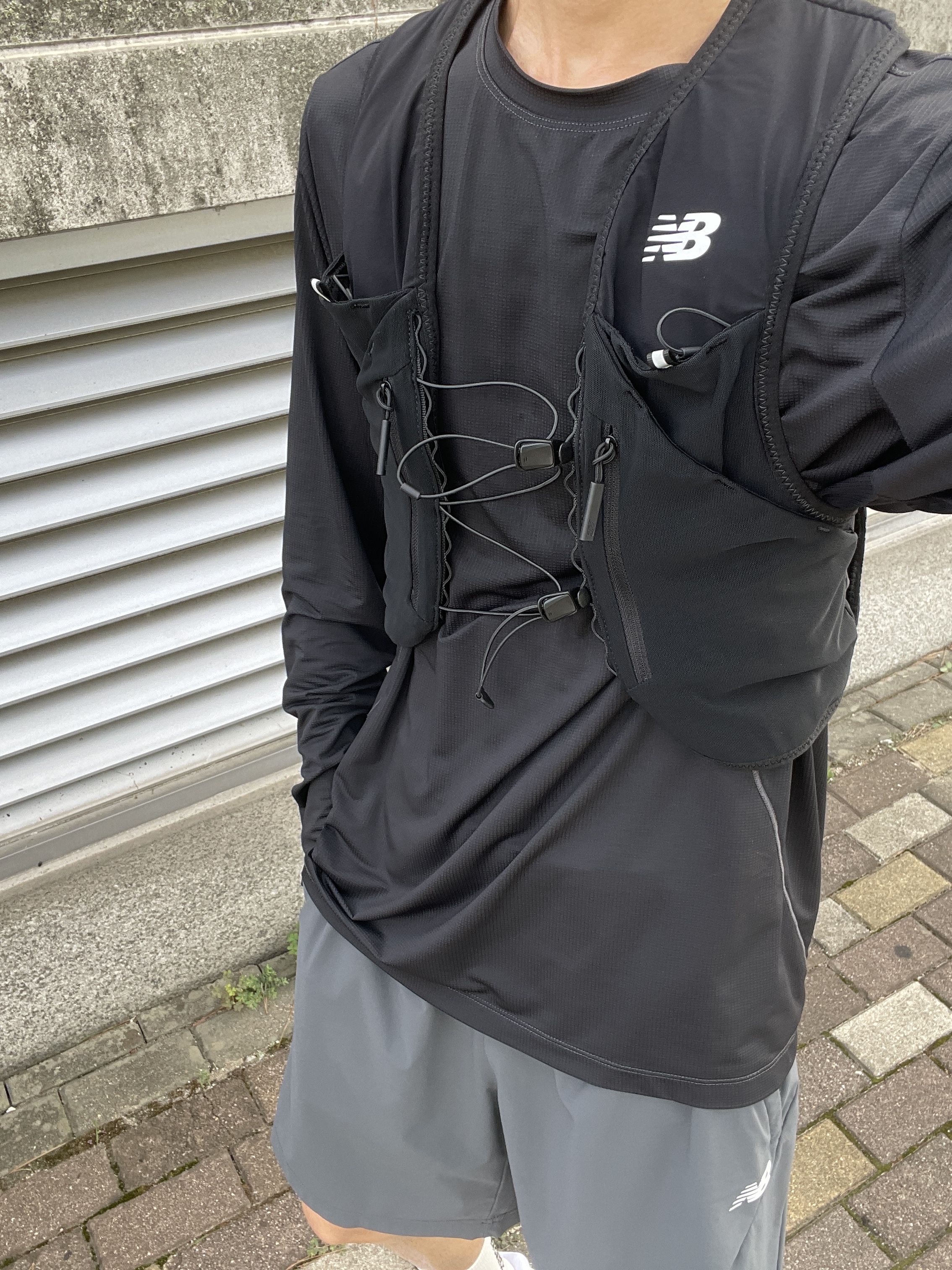 New Balance PF Running Vest Black 착용 스타일 - 3