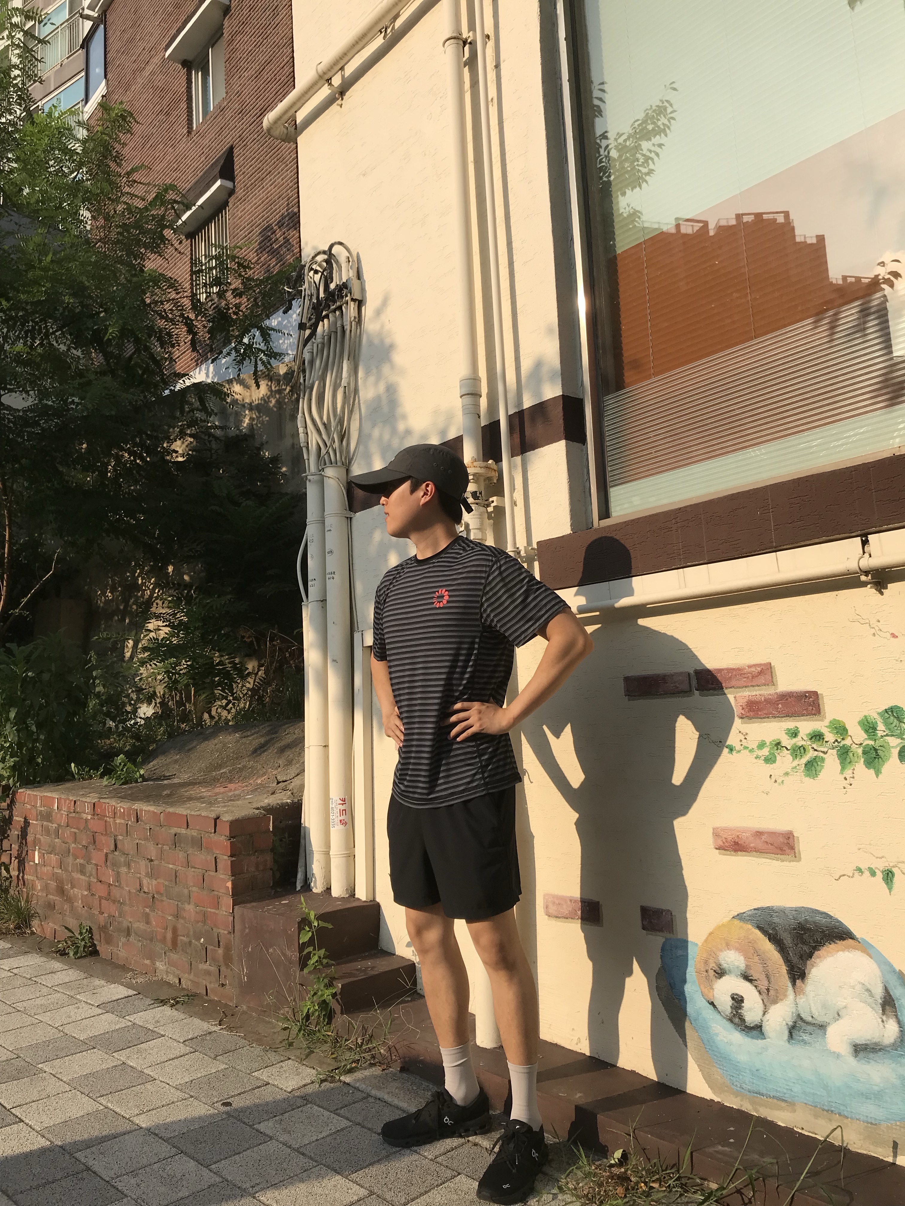 On Running Cloud X 5 Black, Montbell Fishing Cap Dark Gray 착용 스타일 - 1