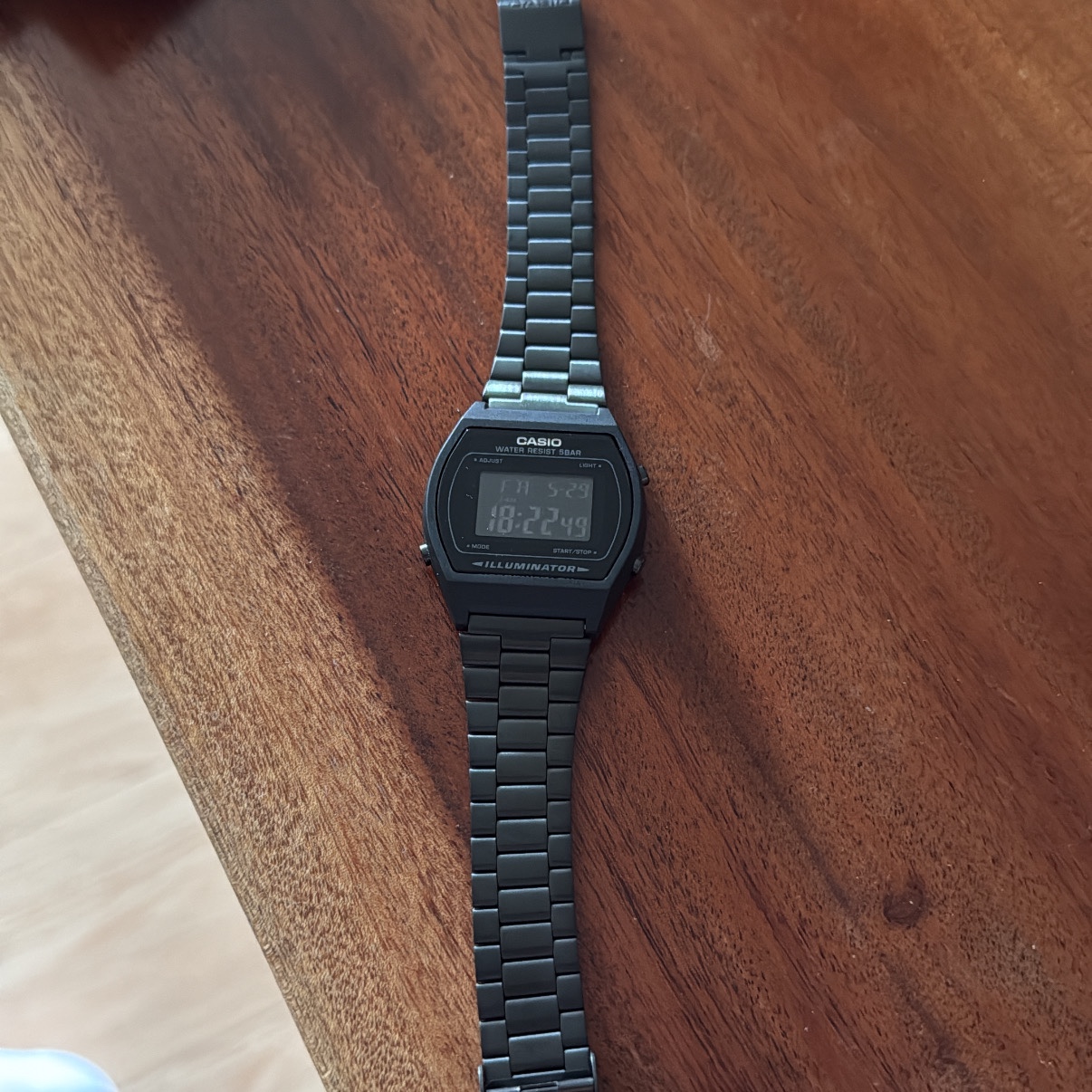 Casio B640WB-1B 착용 스타일