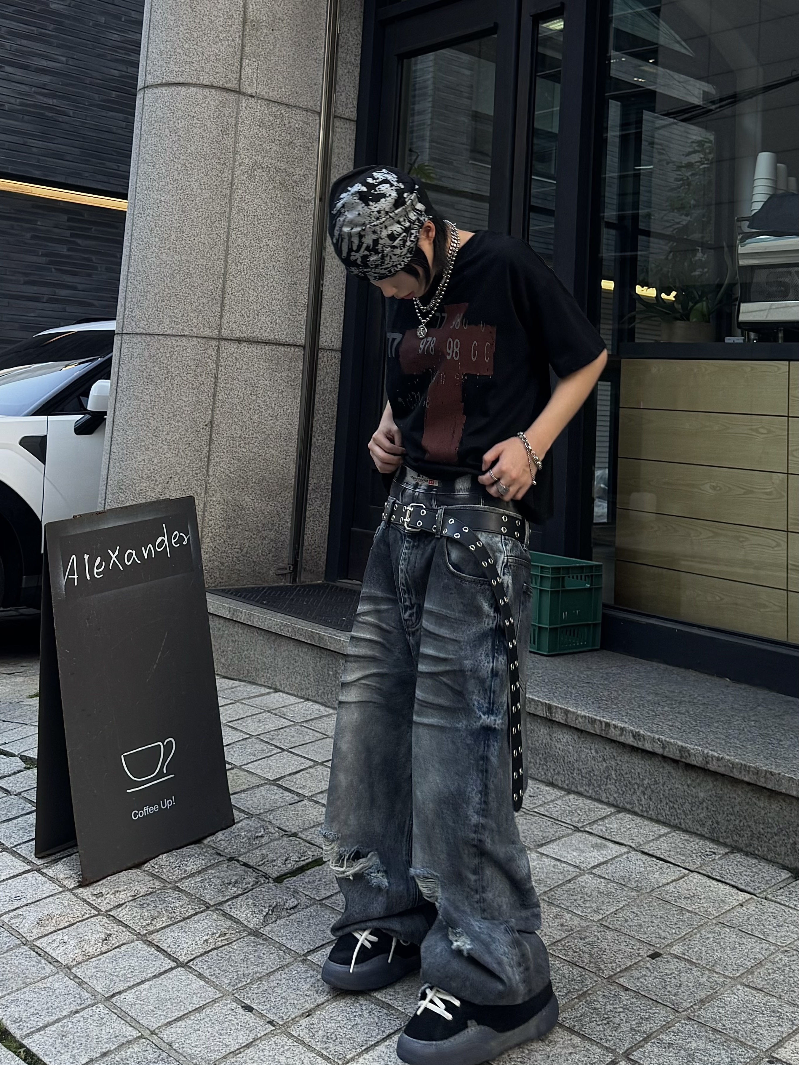 ERL Vamp Skate Shoe Pirate Black, CORNERBLESS Wide Destroyed Dirty Denim Pants Dark Blue 착용 스타일 - 9