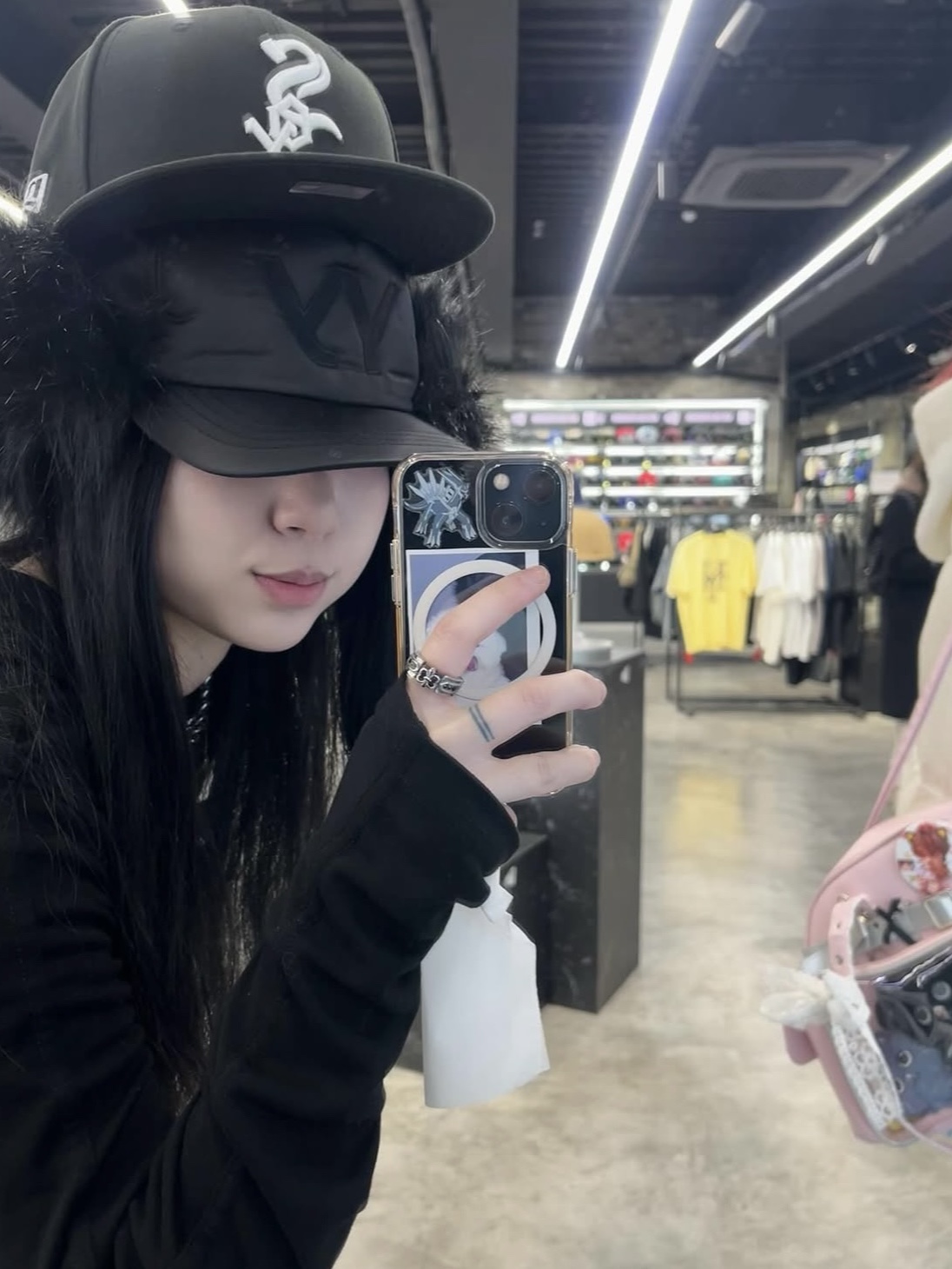 Open Yy Faux Fur Earflap Cap Black 착용 스타일 - 1