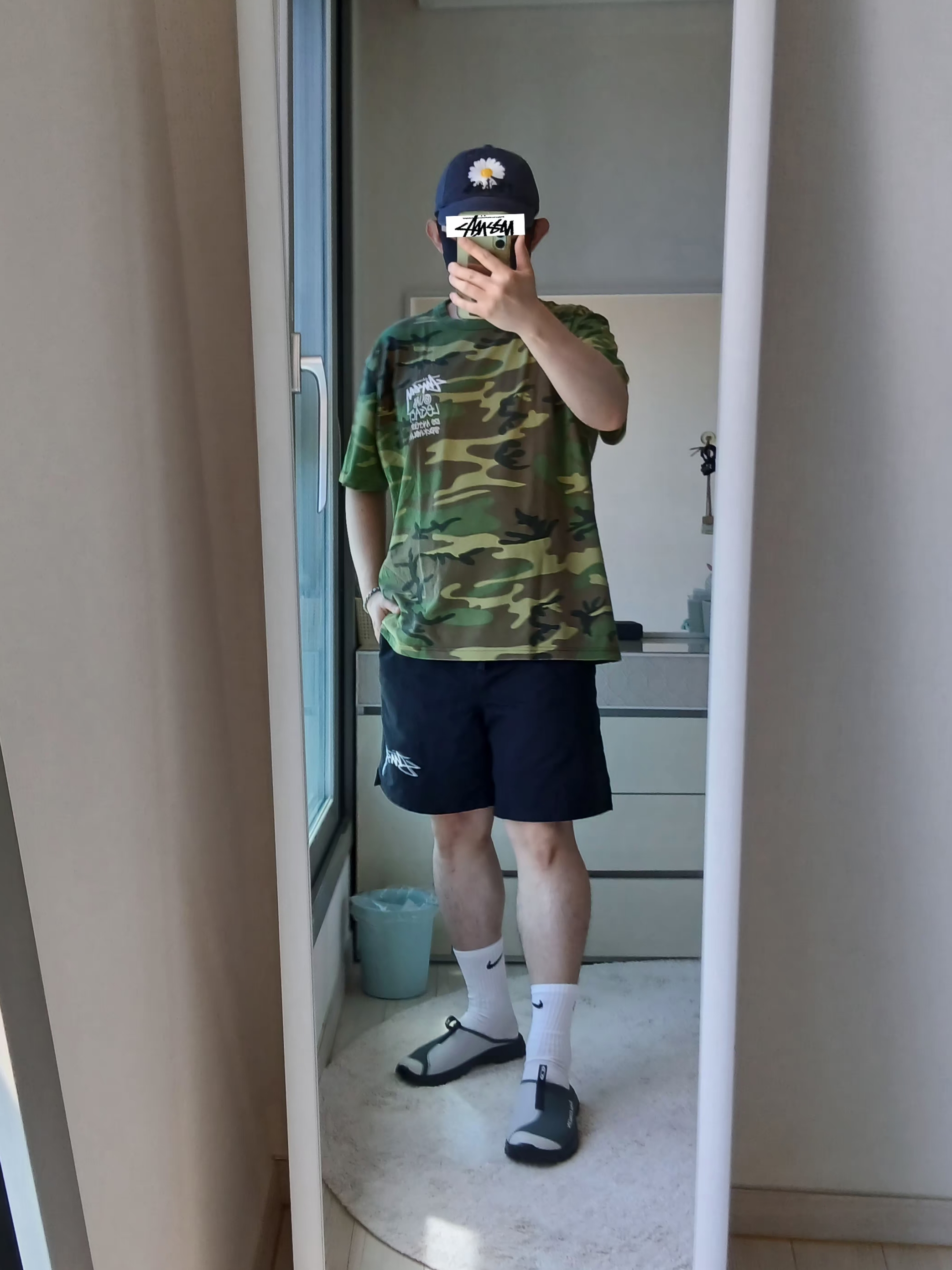 Peaceminusone x Toy Story The First Fan Cap 01 Dark Grey, Stussy x Our Legacy Work Shop Surfman Pigment Dyed T-Shirt Camo 착용 스타일 - 3