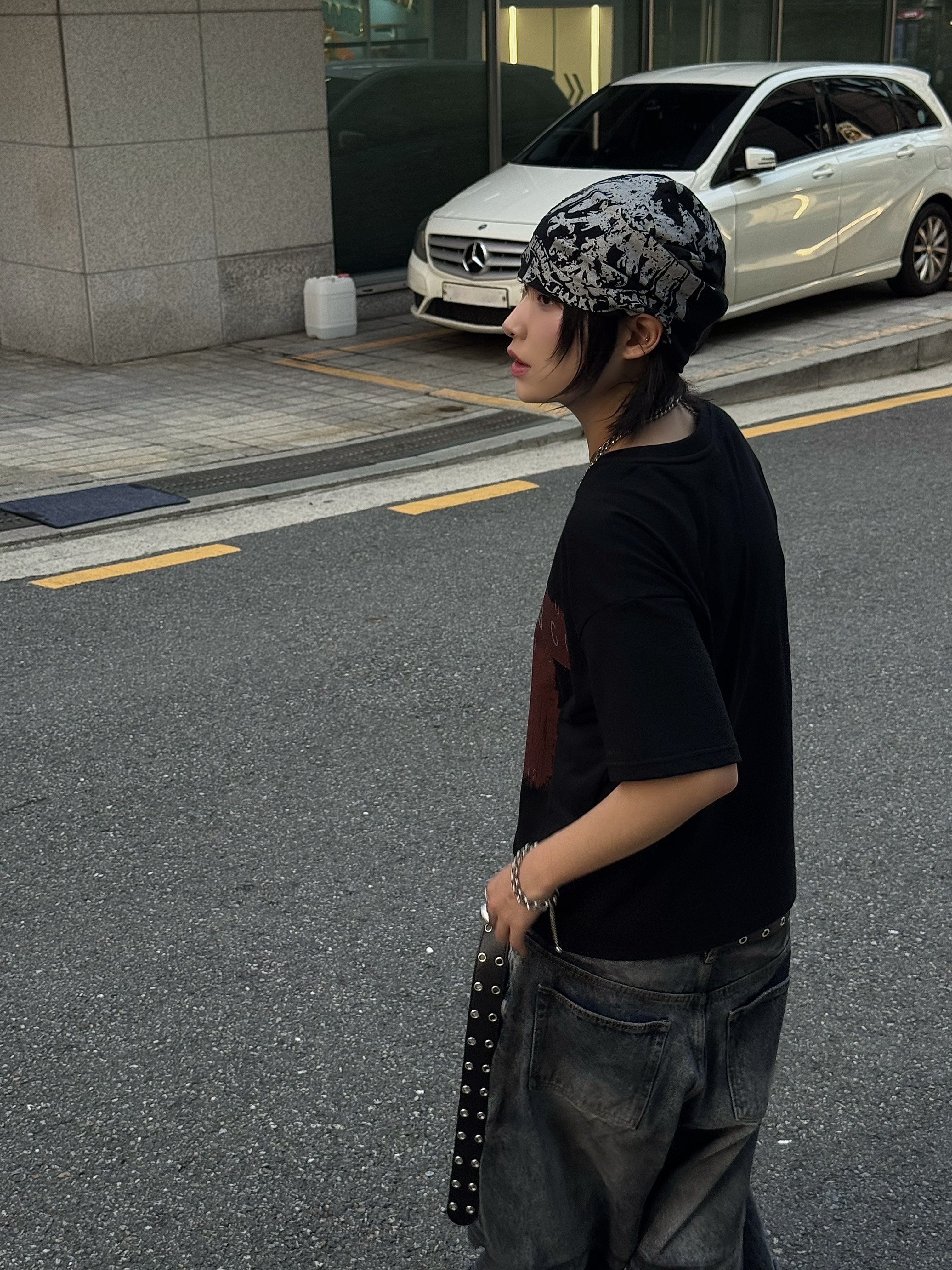 ERL Vamp Skate Shoe Pirate Black, CORNERBLESS Wide Destroyed Dirty Denim Pants Dark Blue 착용 스타일 - 8