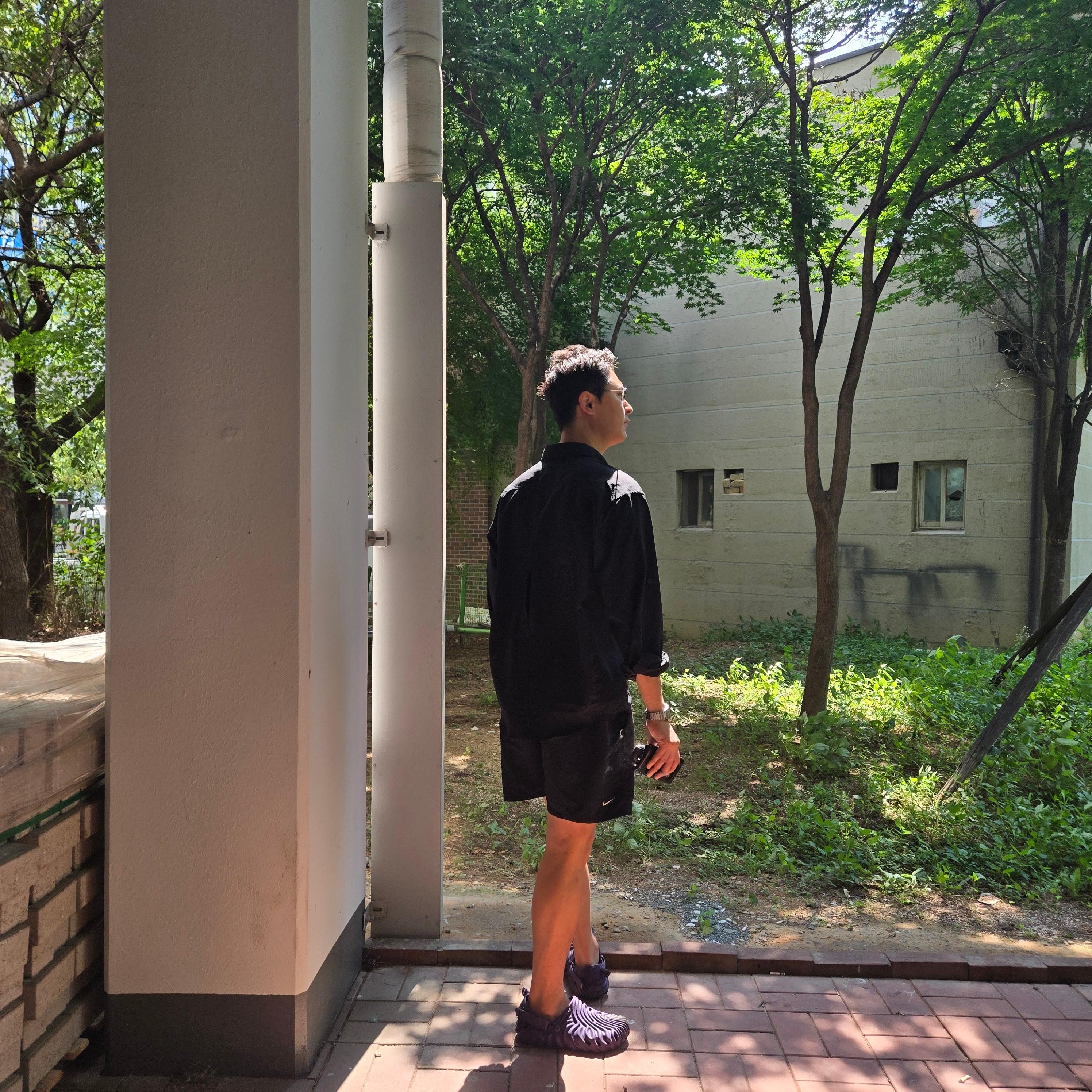 Nike ACG Dri-Fit UV Devastation Trail Shirt Black Summit White - Asia, (W) Nike ACG Oversized Shorts Black Summit White - Asia 착용 스타일 - 4