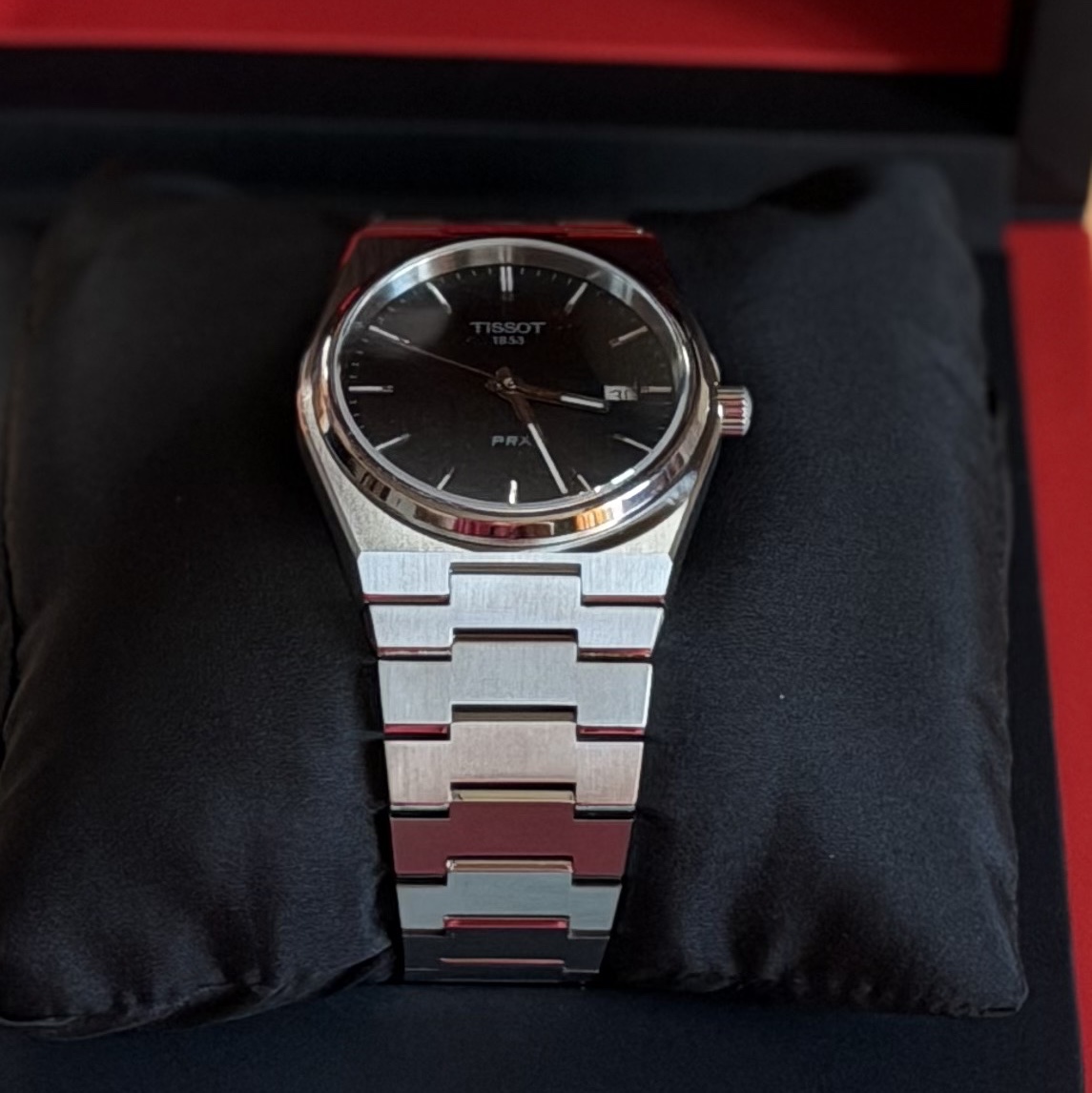 Tissot PRX 40mm Quartz Steel Black 착용 스타일
