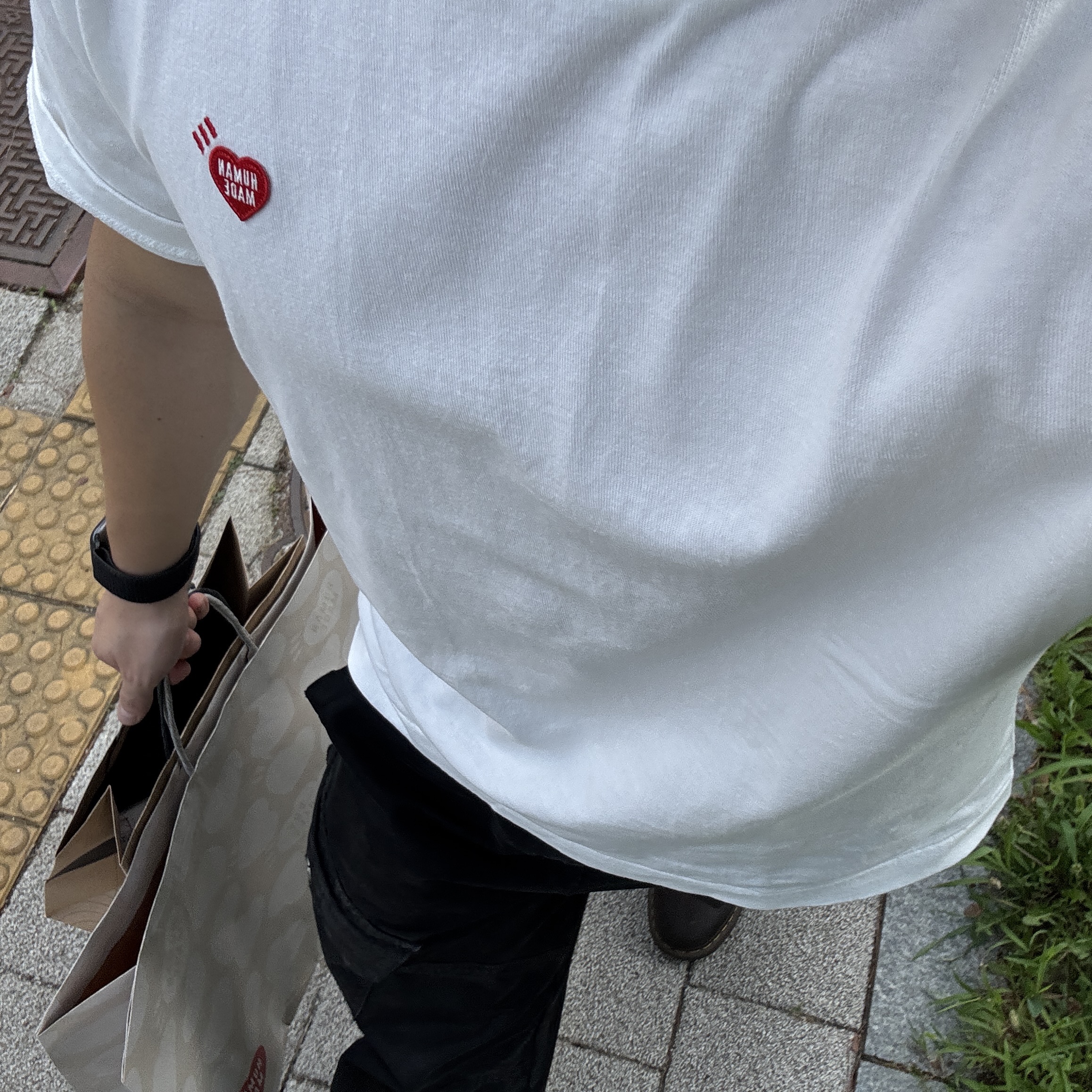 Human Made Heart Logo T-Shirt White 착용 스타일 - 2