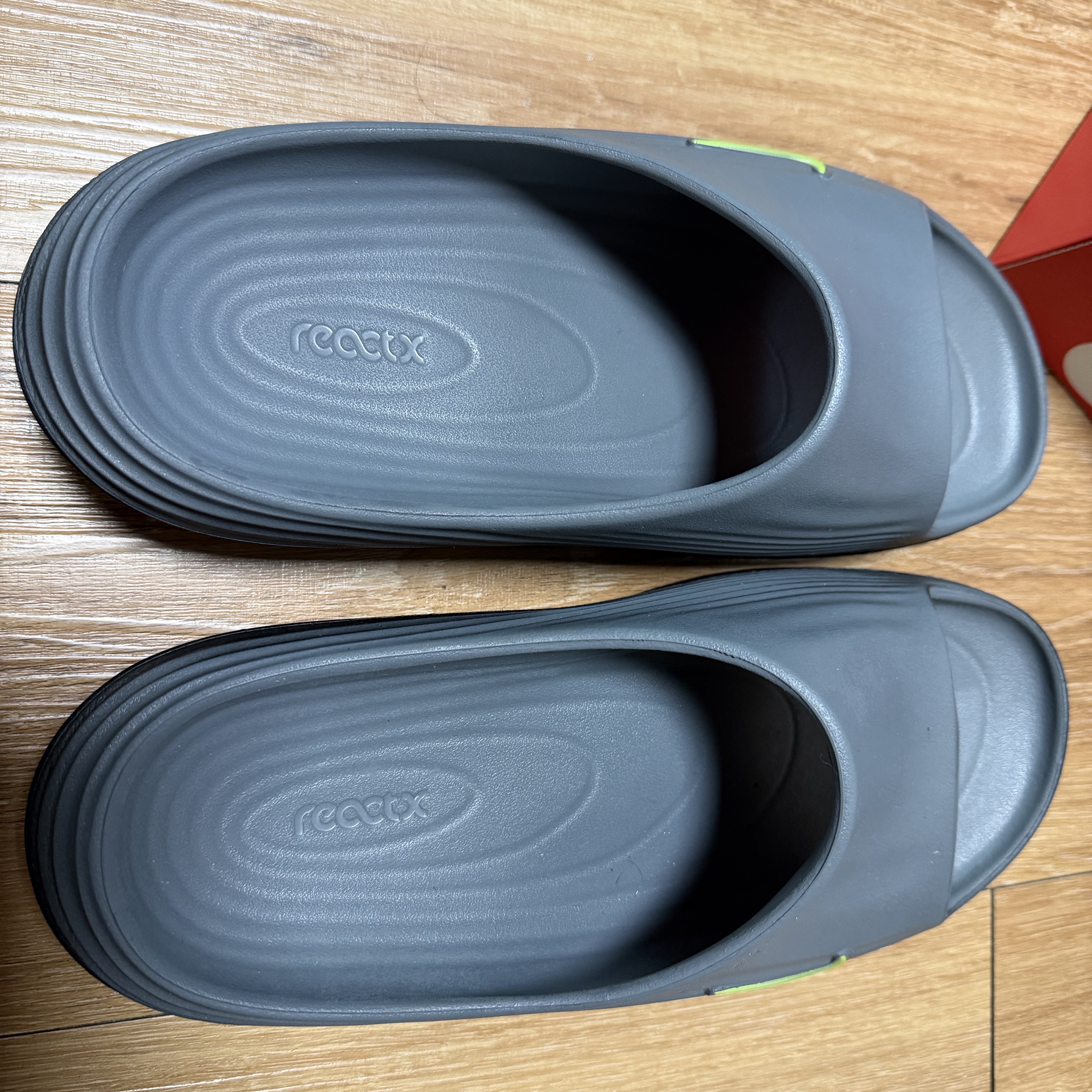 Nike ReactX Rejuven8 Slide Cool Grey Black 착용 스타일